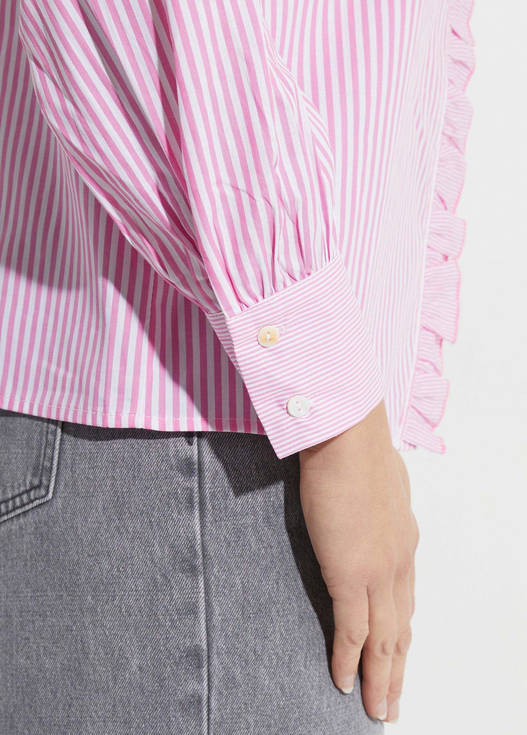 Camicetta_a_righe_plissettata_con_collo_alto_Rose_raye_DE2_slim