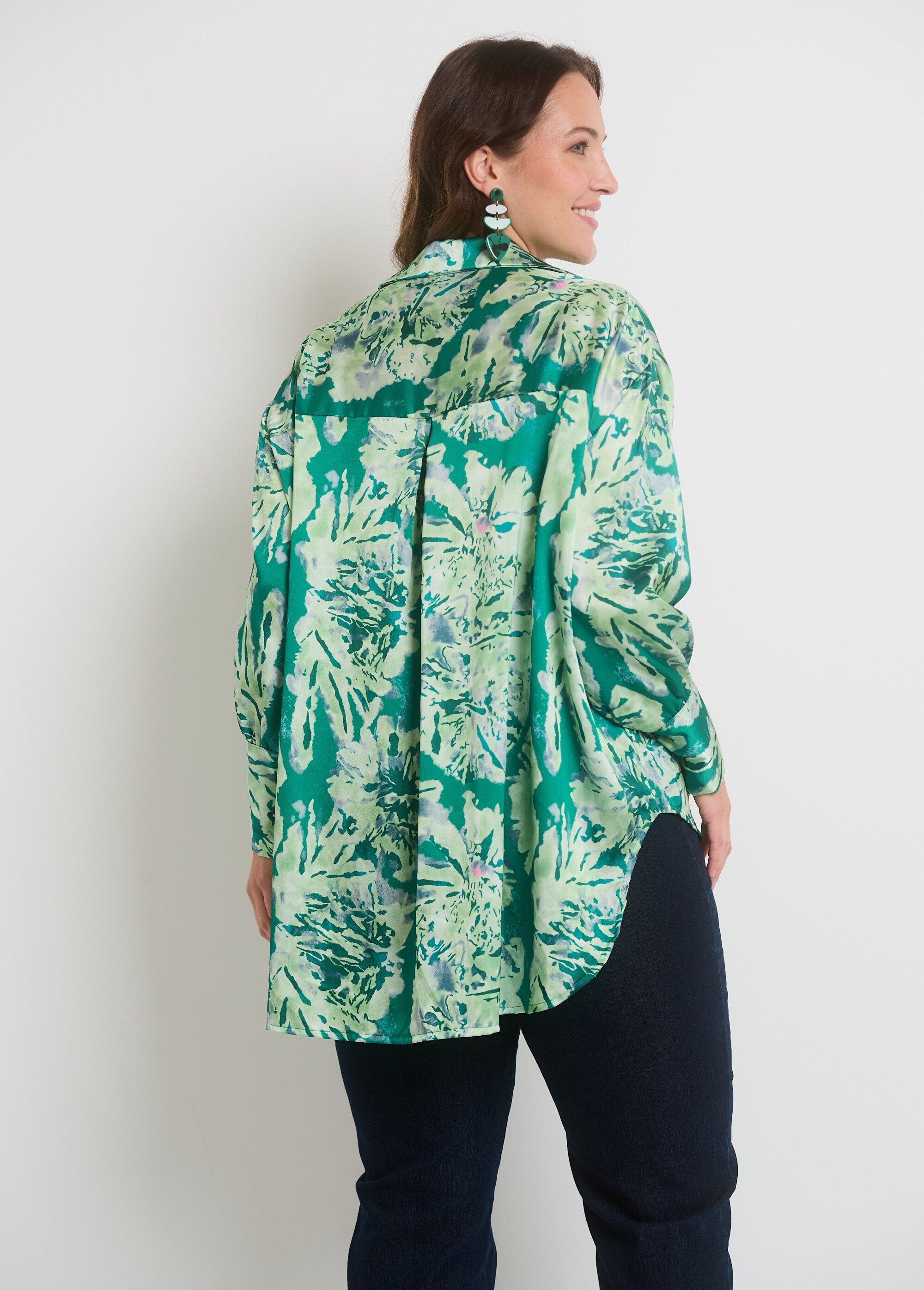 Camicetta_a_maniche_lunghe_in_raso_acquerello_Vert_DO1_curvy