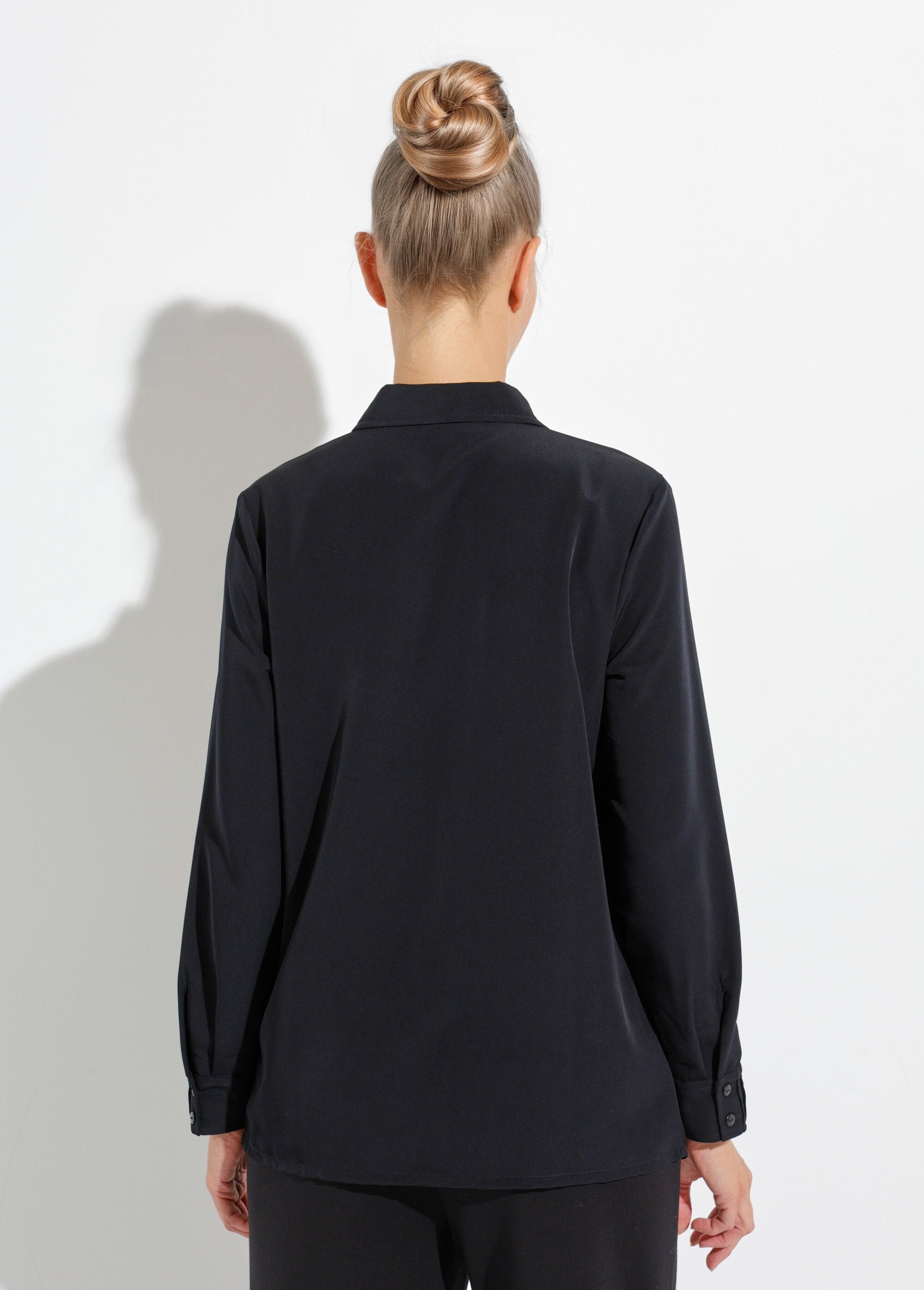 Camicia_lunga_a_tinta_unita_con_colletto_di_strass_Noir_DO1_slim