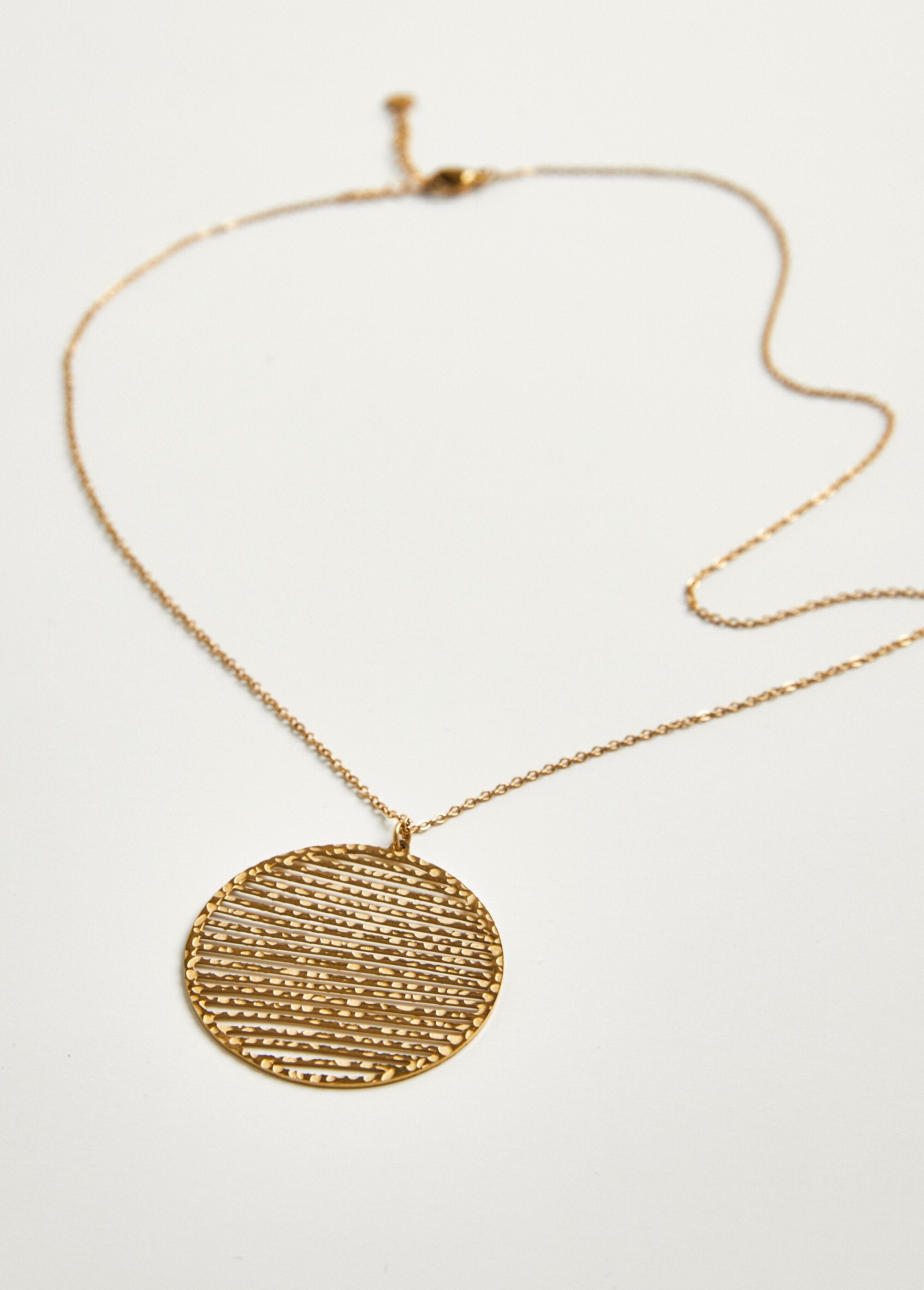 Collana_con_ciondolo_striato_in_acciaio_martellato_Dore_DE1_slim