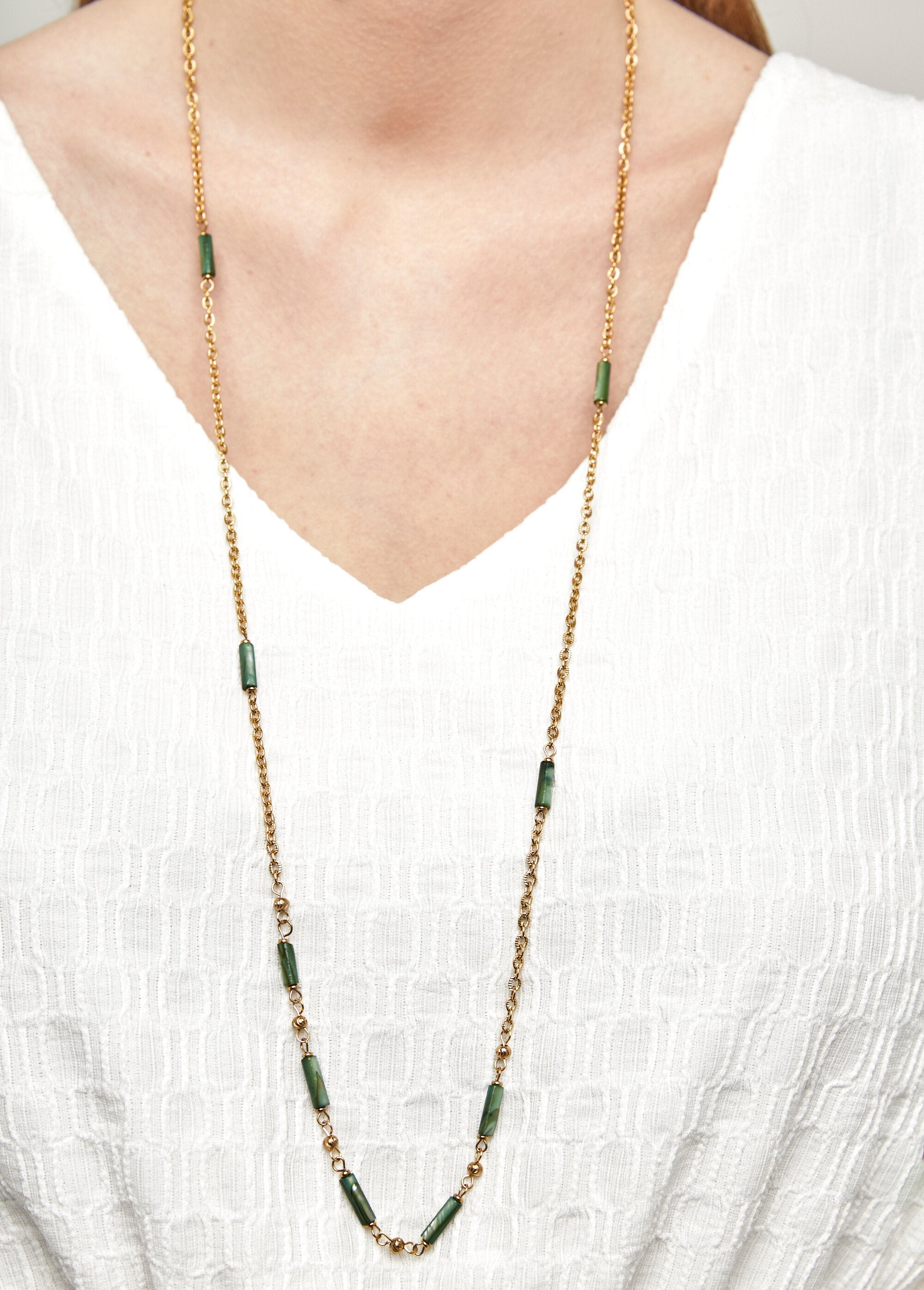 Collana_in_acciaio_con_perle_di_pietra_Dore_FA1_slim