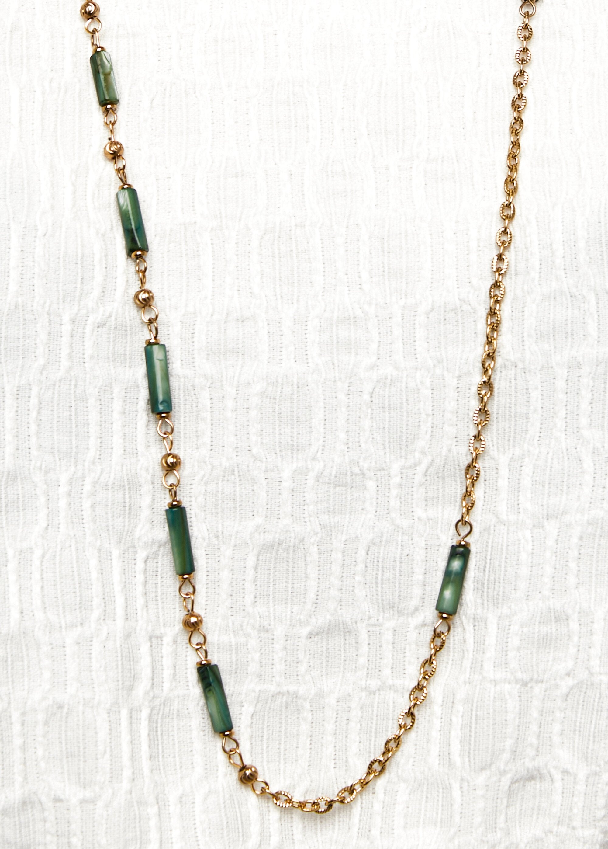 Collana_in_acciaio_con_perle_di_pietra_Dore_FA2_slim