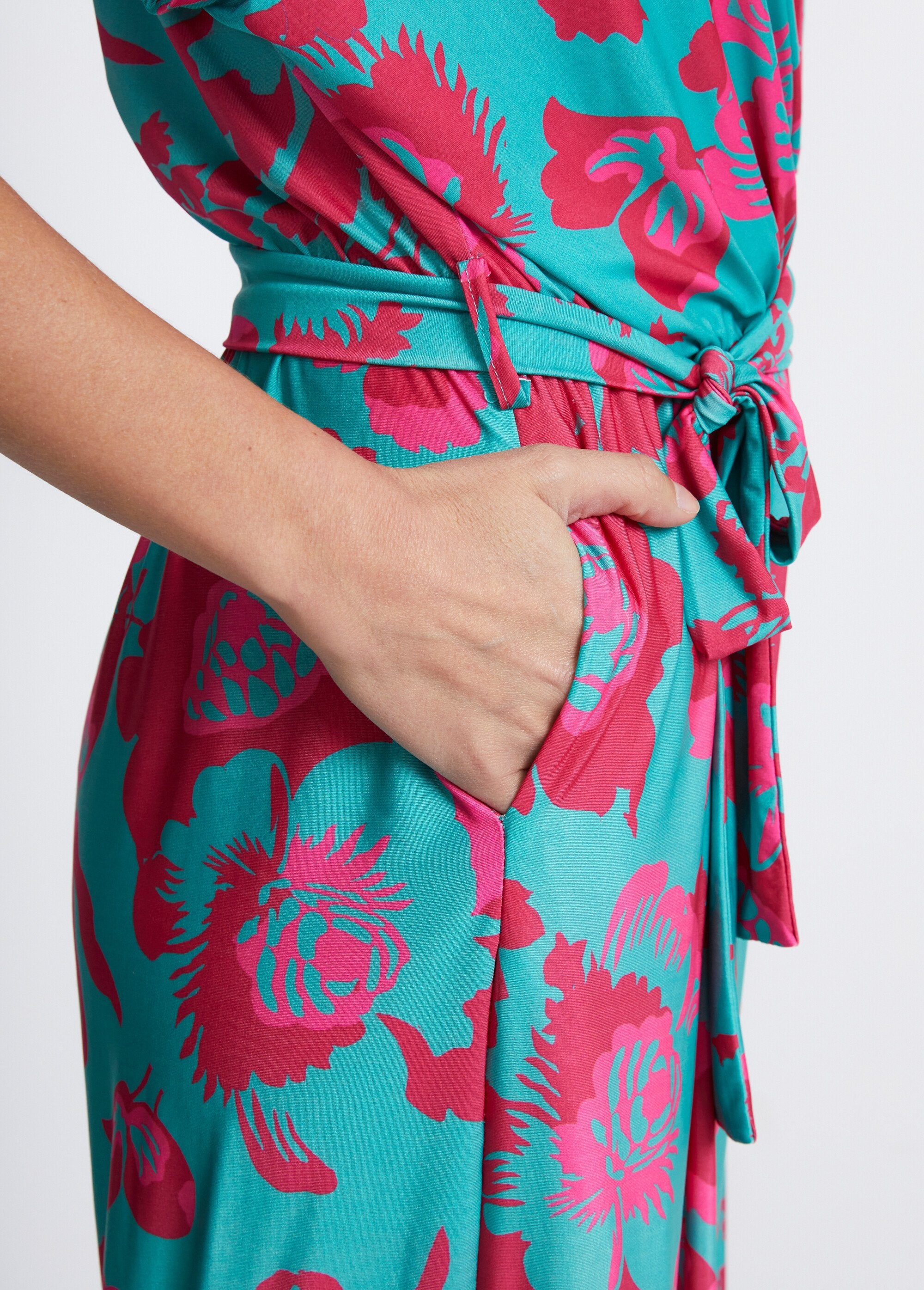 Tuta_con_gonna_e_pantalone_in_maglia_elastica_Vert_et_rose_DE4_slim