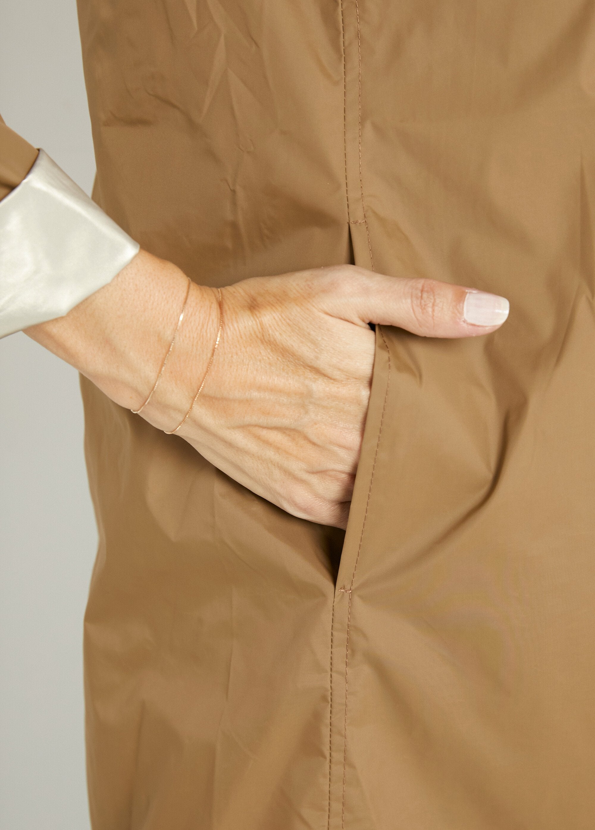 Giacca_a_vento_reversibile_con_zip_idrorepellente_Camel_DE2_slim