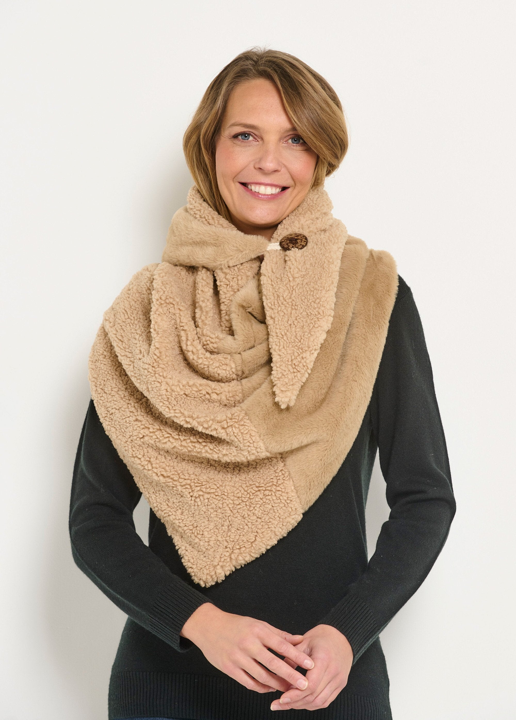 Caldo_coprispalle_in_pelliccia_a_due_strati_Beige_FA1_slim