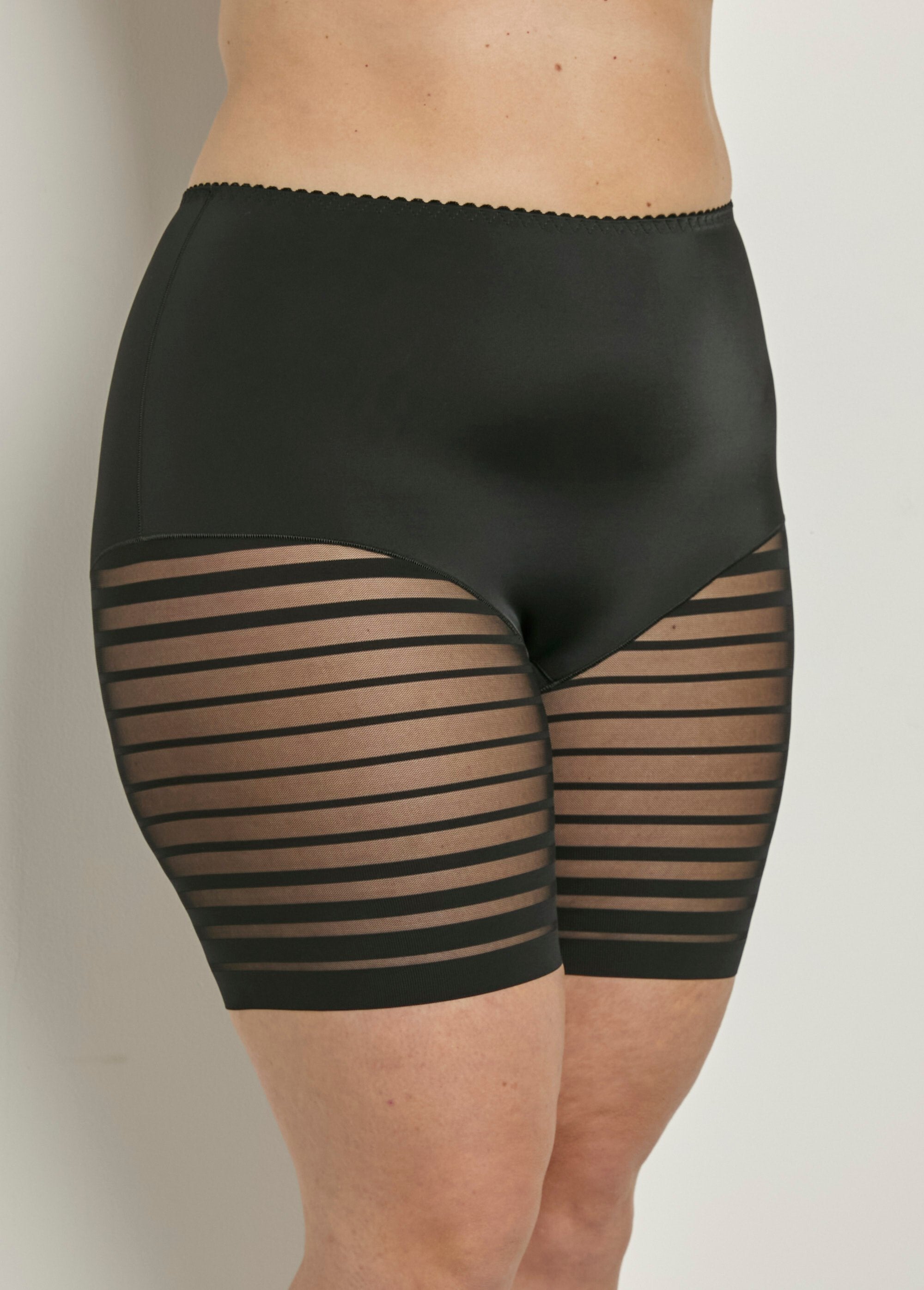 Pantaloncini_elasticizzati_a_vita_alta_in_tulle_con_effetto_a_righe_Noir_FA1_curvy