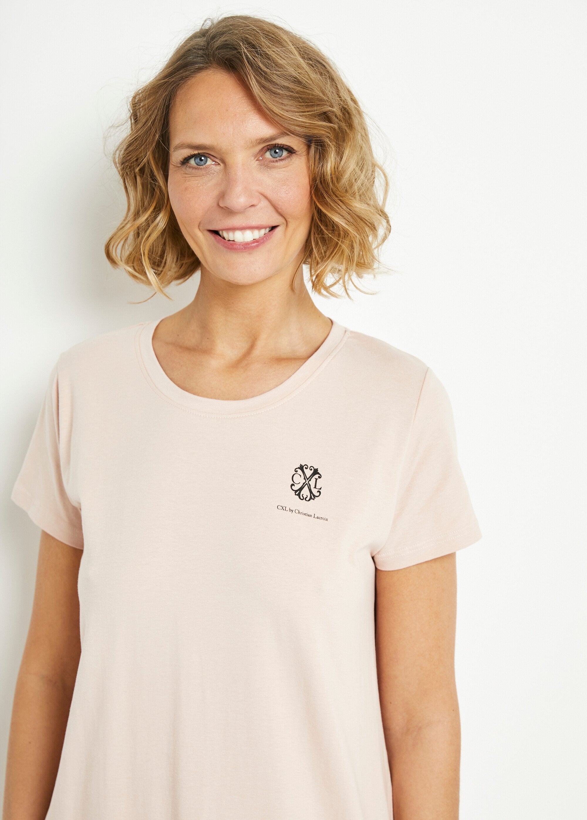 Camicia_da_notte_in_pizzo_a_maniche_corte_Rose_DE1_slim