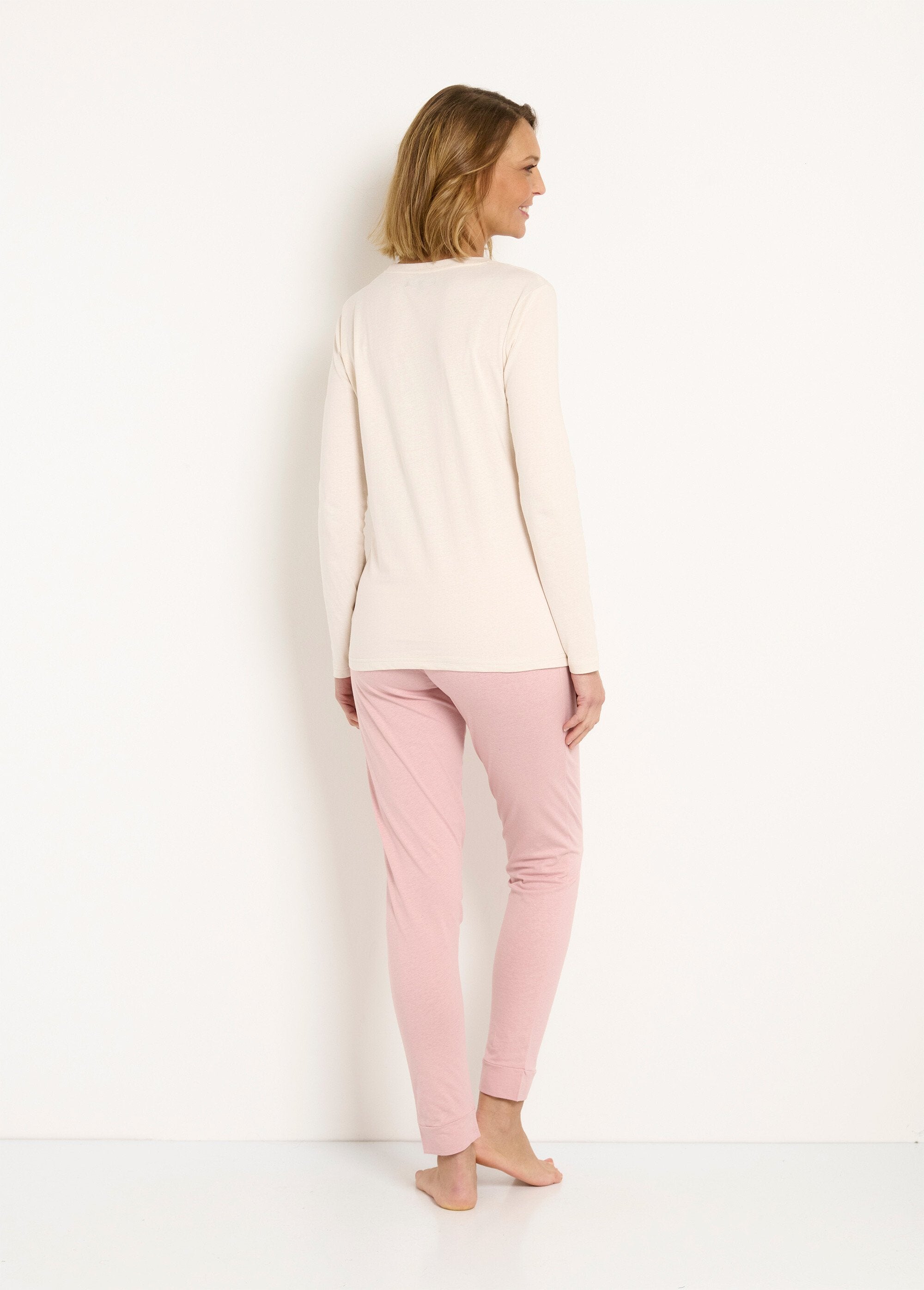 Pigiama_a_maniche_lunghe_in_maglia_Rose_DO1_slim