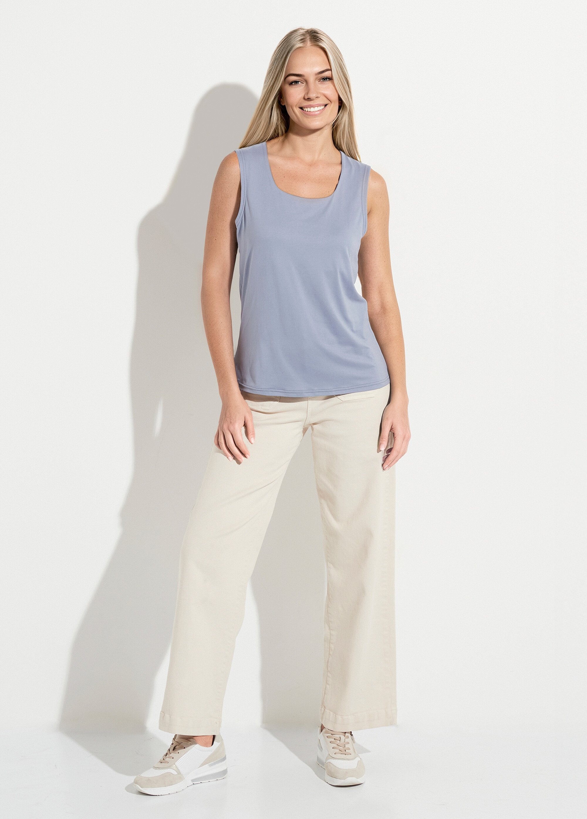 Canotta_con_scollo_a_ballerina_e_spalline_larghe_Indigo_SF1_slim