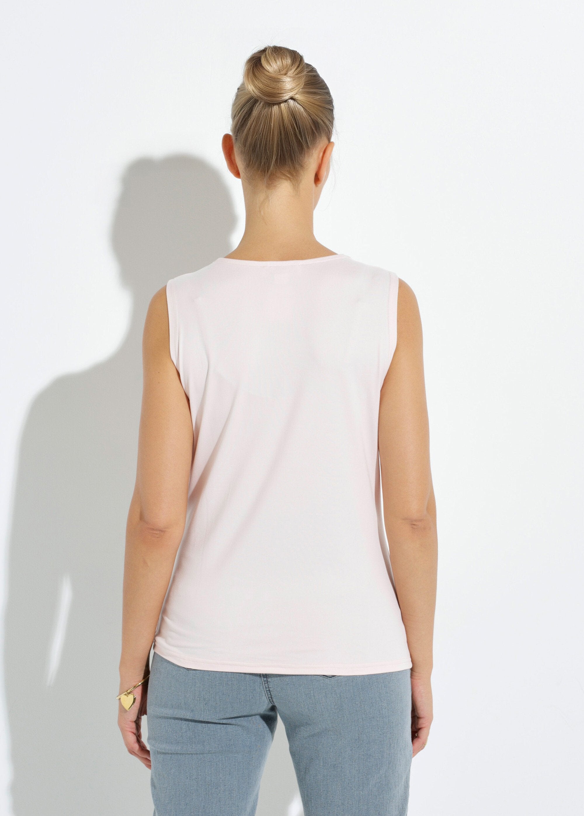 Canotta_con_scollo_a_ballerina_e_spalline_larghe_Petale_DO1_slim