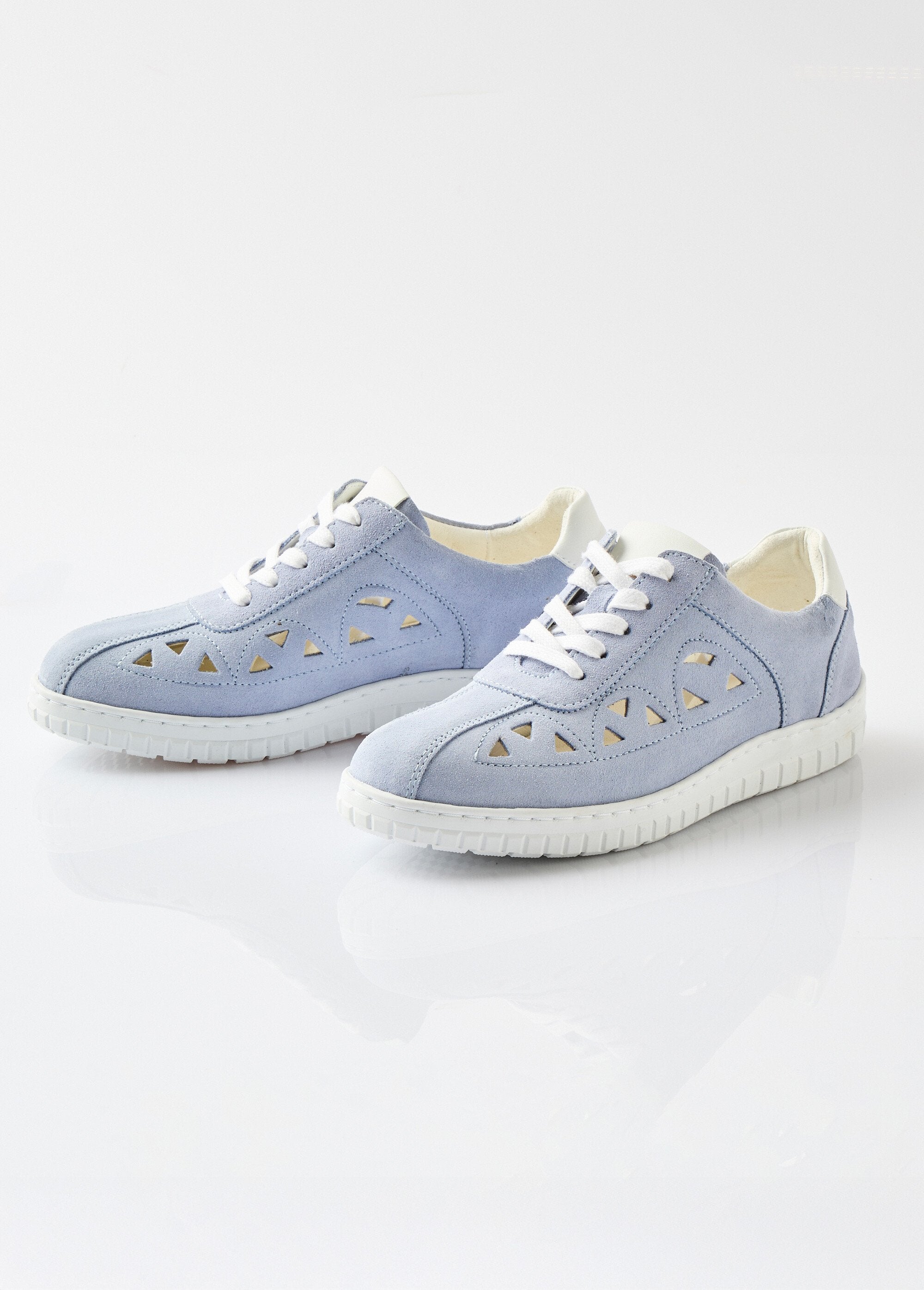 Ballerine_allacciate_in_pelle_traforata_di_larghezza_confortevole_Bleu_DE1_slim