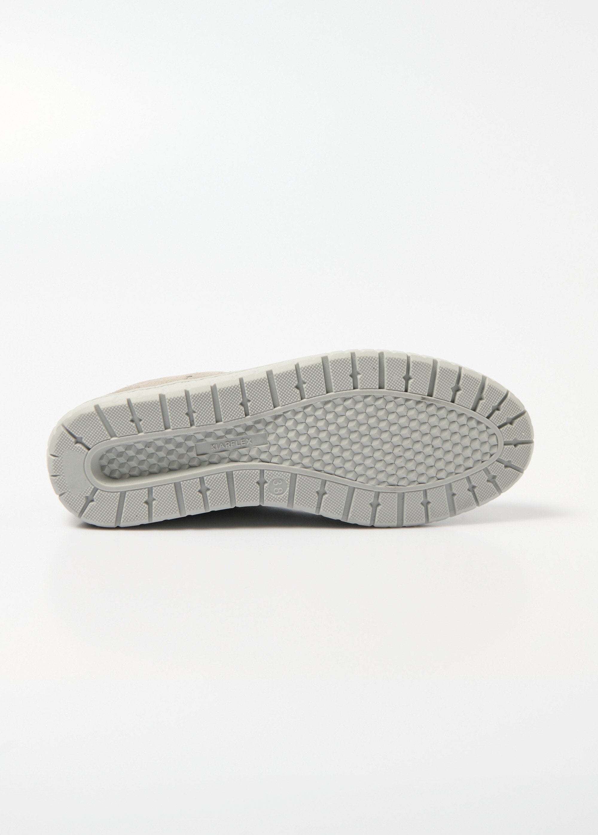 Ballerine_allacciate_in_pelle_traforata_di_larghezza_confortevole_Gris_UN1_slim