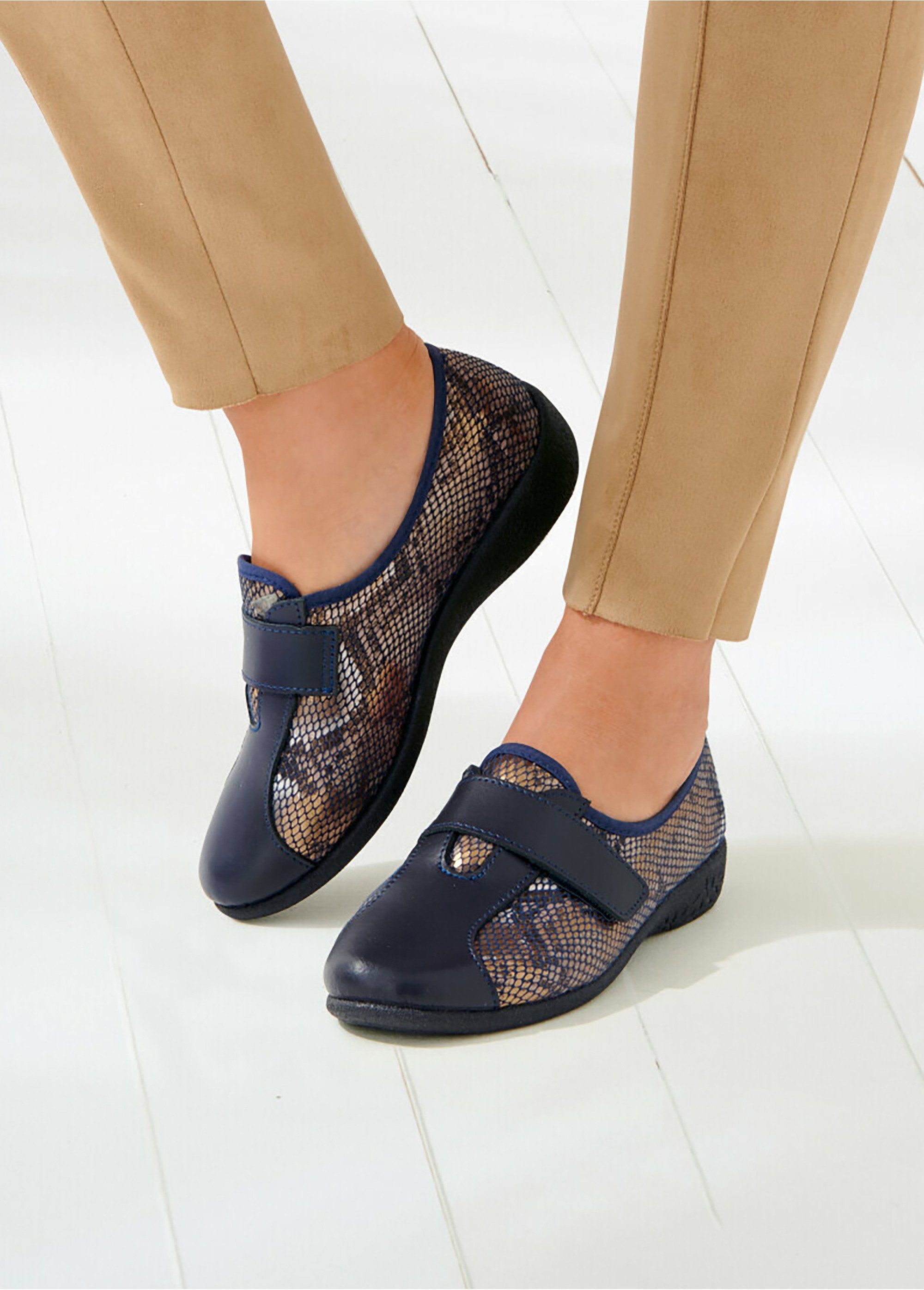 Derby_in_pelle_elasticizzata_a_larghezza_larga_Marino_SF1_slim