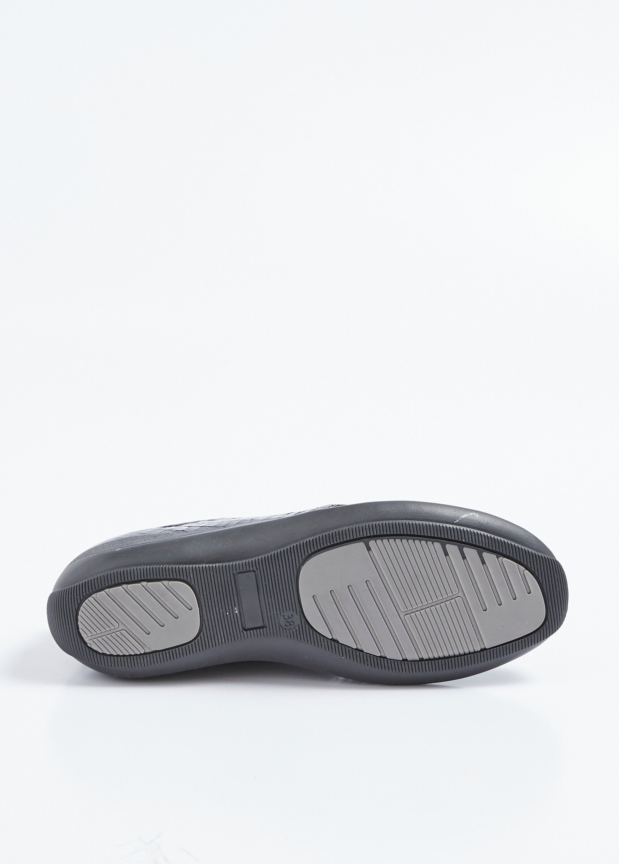 Ballerine_con_lacci_in_vernice_effetto_rettile_Vernis_noir_UN1_slim