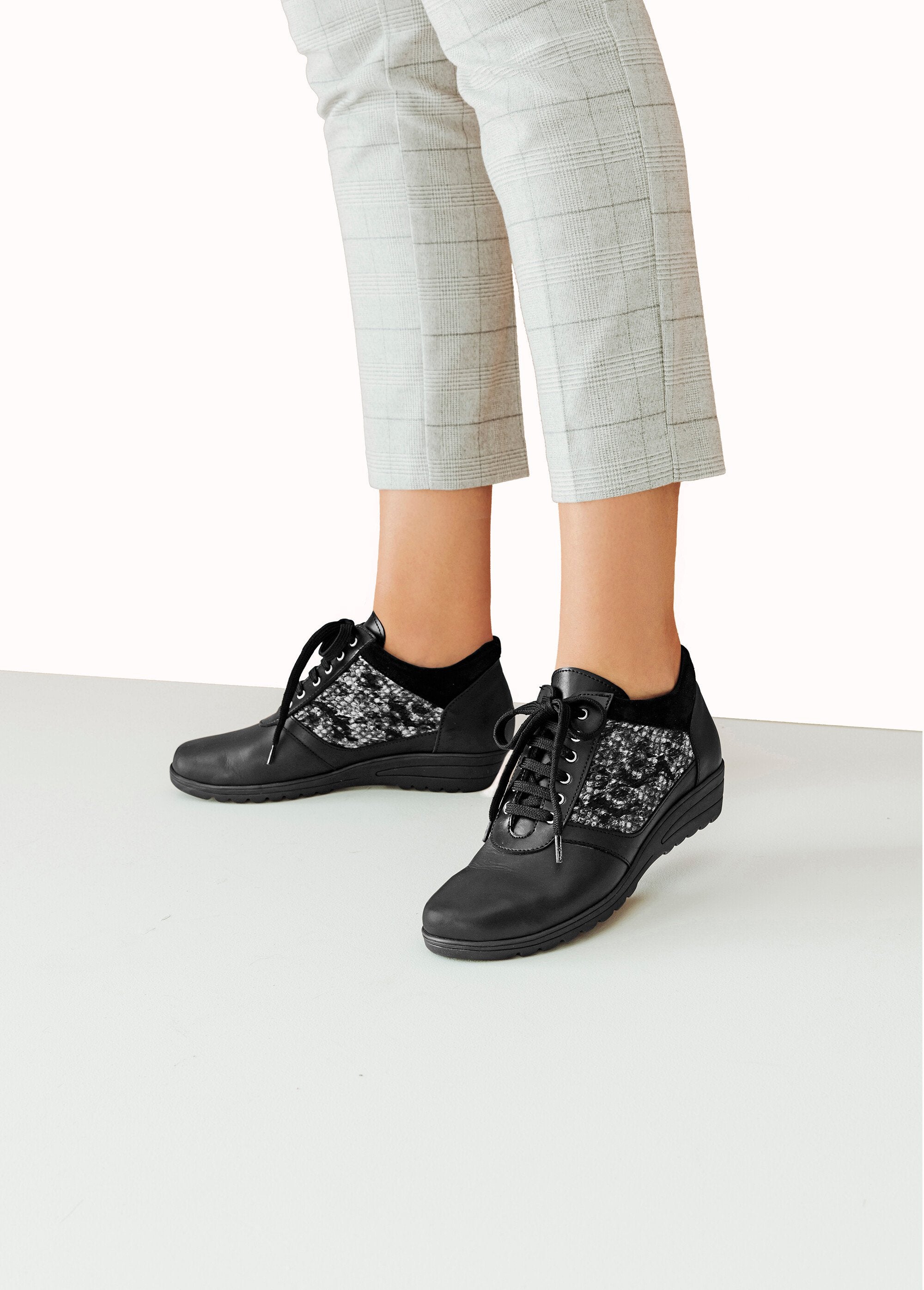 Derby_in_pelle_di_rettile_Noir_SF1_slim