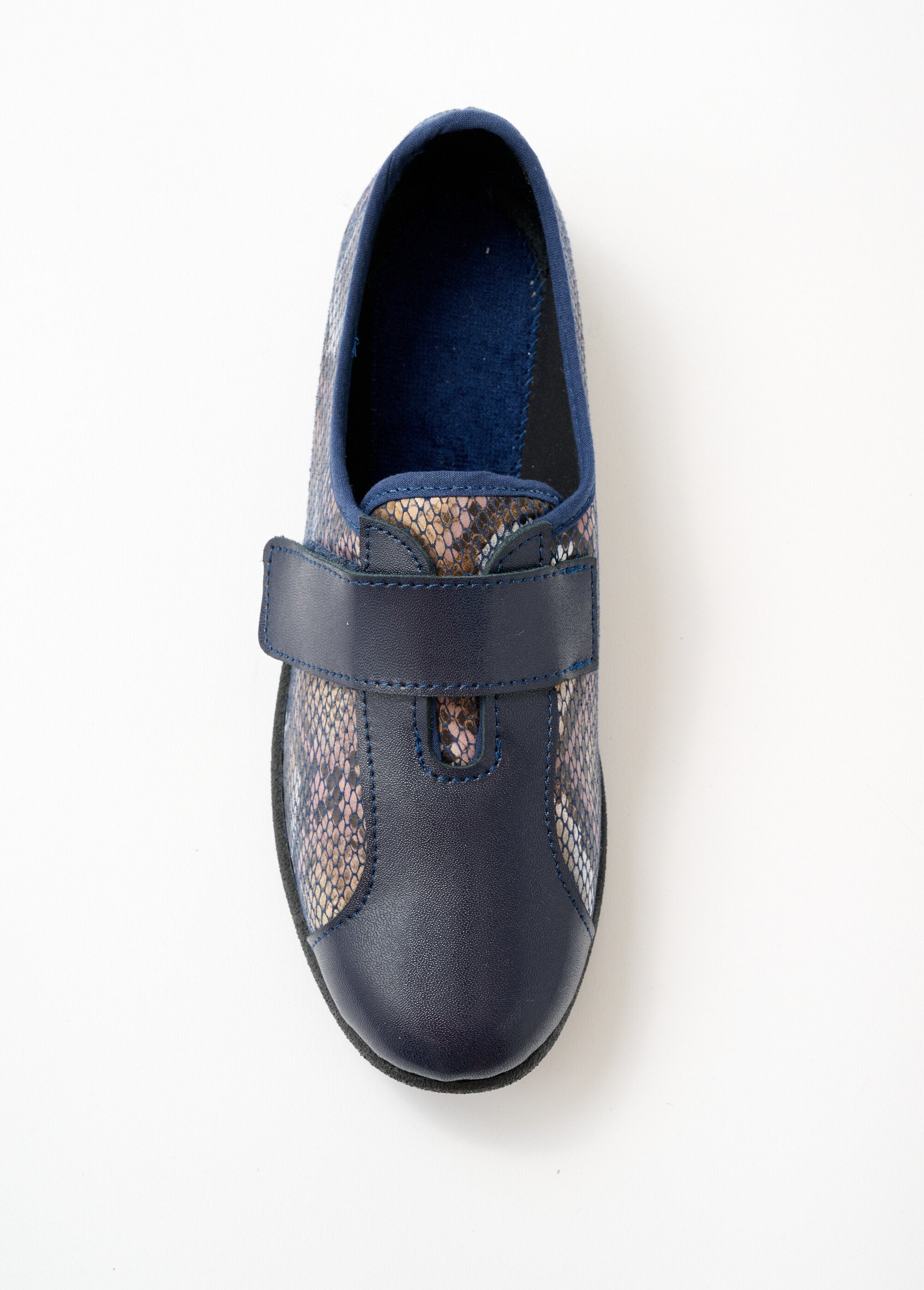 Derby_in_pelle_elasticizzata_a_larghezza_larga_Marino_OV1_slim