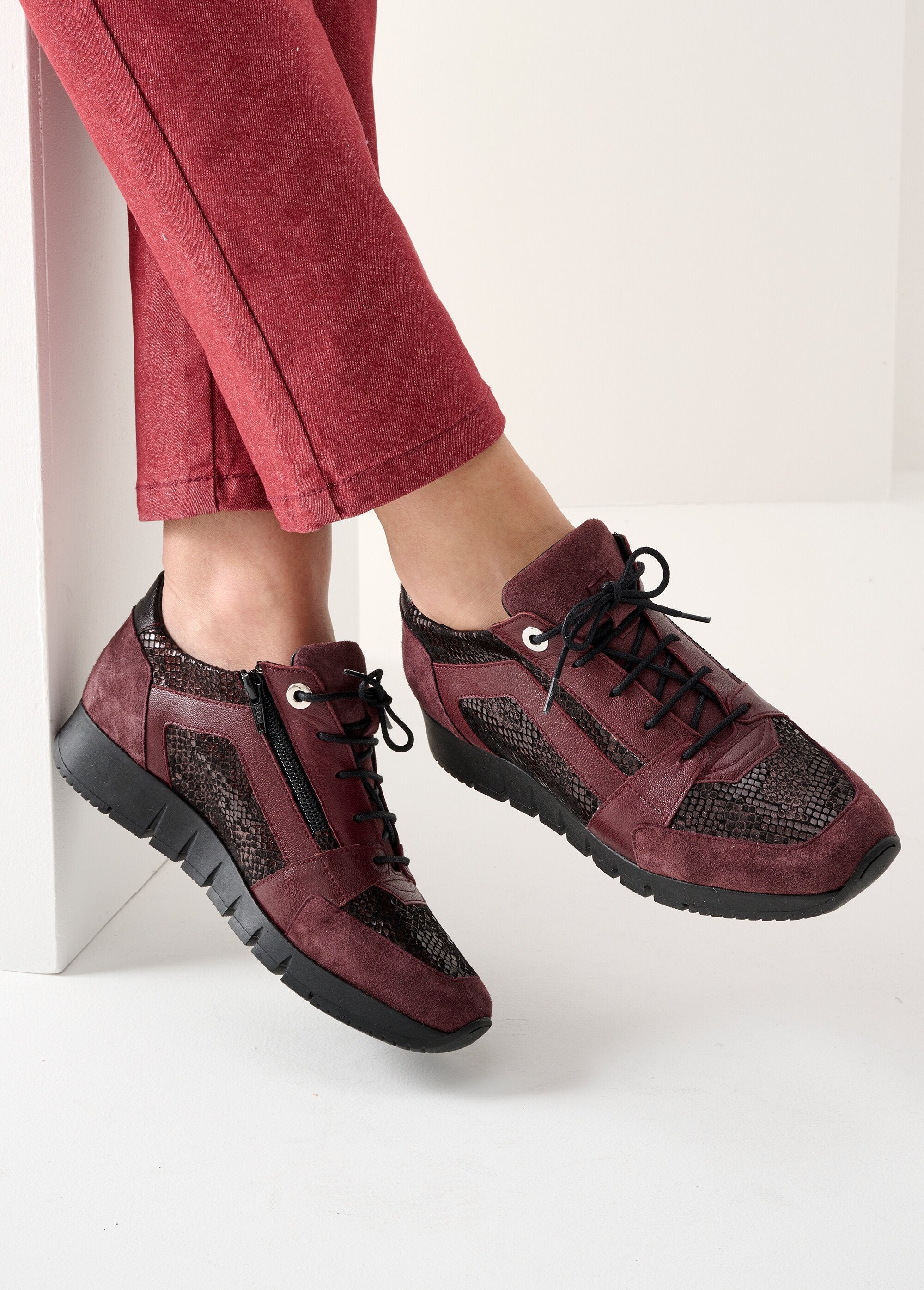 Derby_in_pelle_di_larghezza_confortevole_con_lacci_e_cerniera_Bordeaux_SF1_slim
