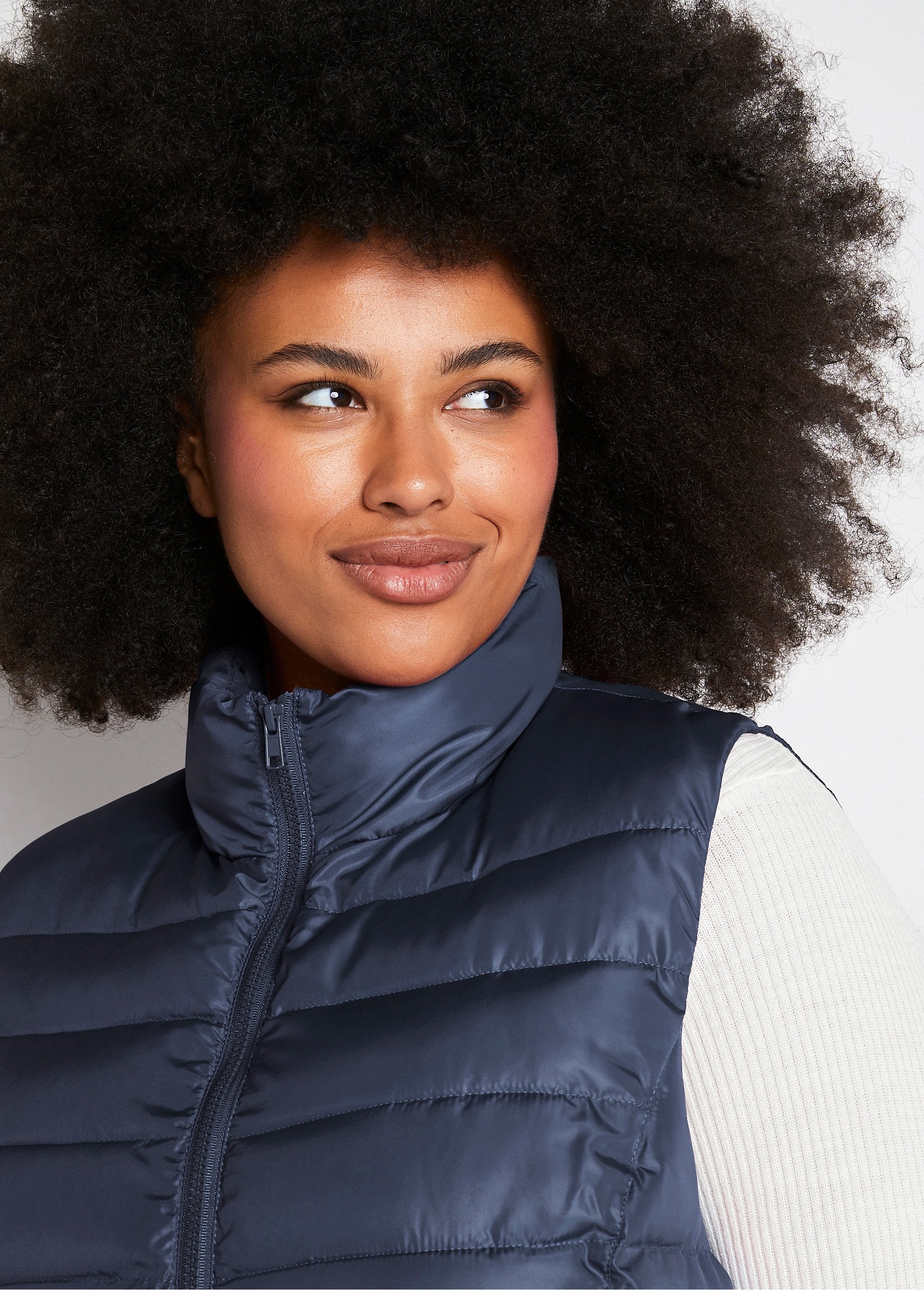 Giacca_corta_senza_maniche_con_zip_Marino_DE2_curvy