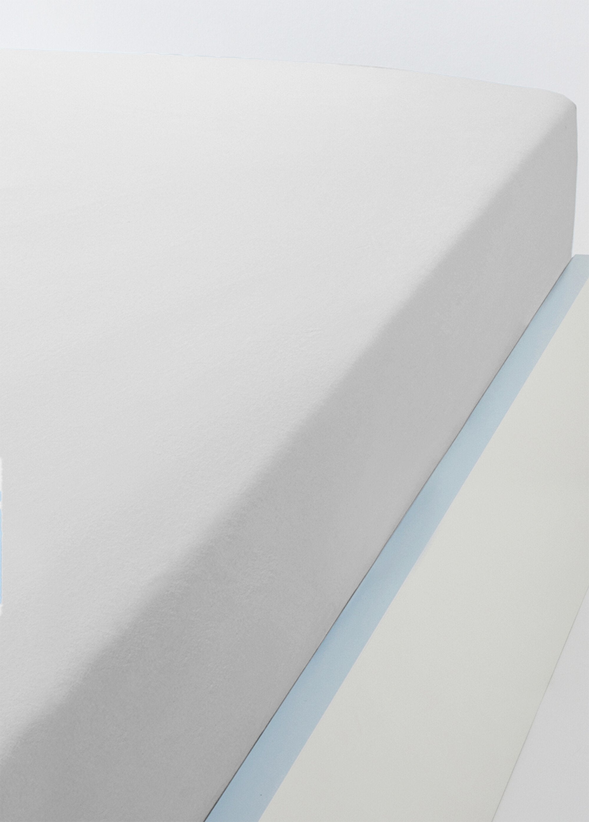 Lenzuolo_a_pieghe_in_jersey_di_cotone_tinta_unita_-_set_da_2_Lotto_bianco+lilla2_FA2_slim