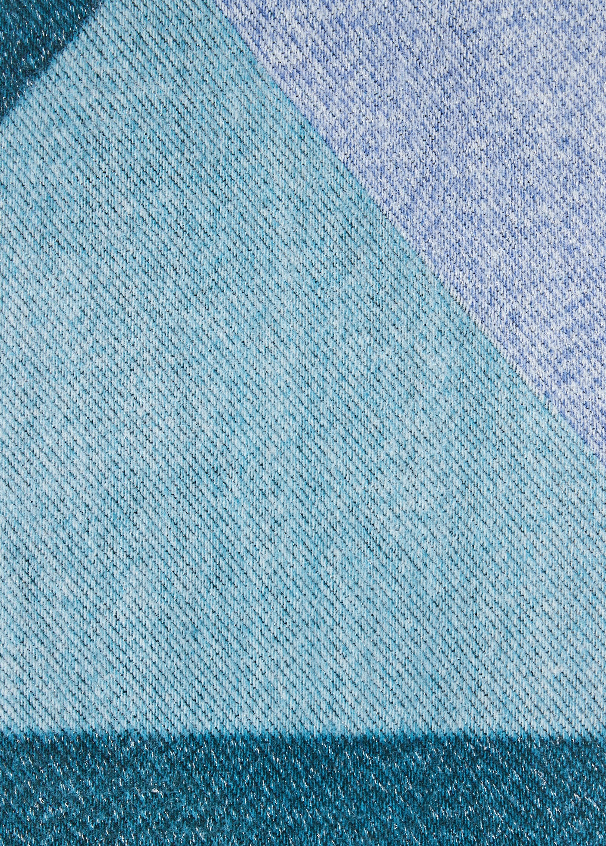 Sciarpa_con_frange_con_stampa_grafica_Bleu_DE1_slim