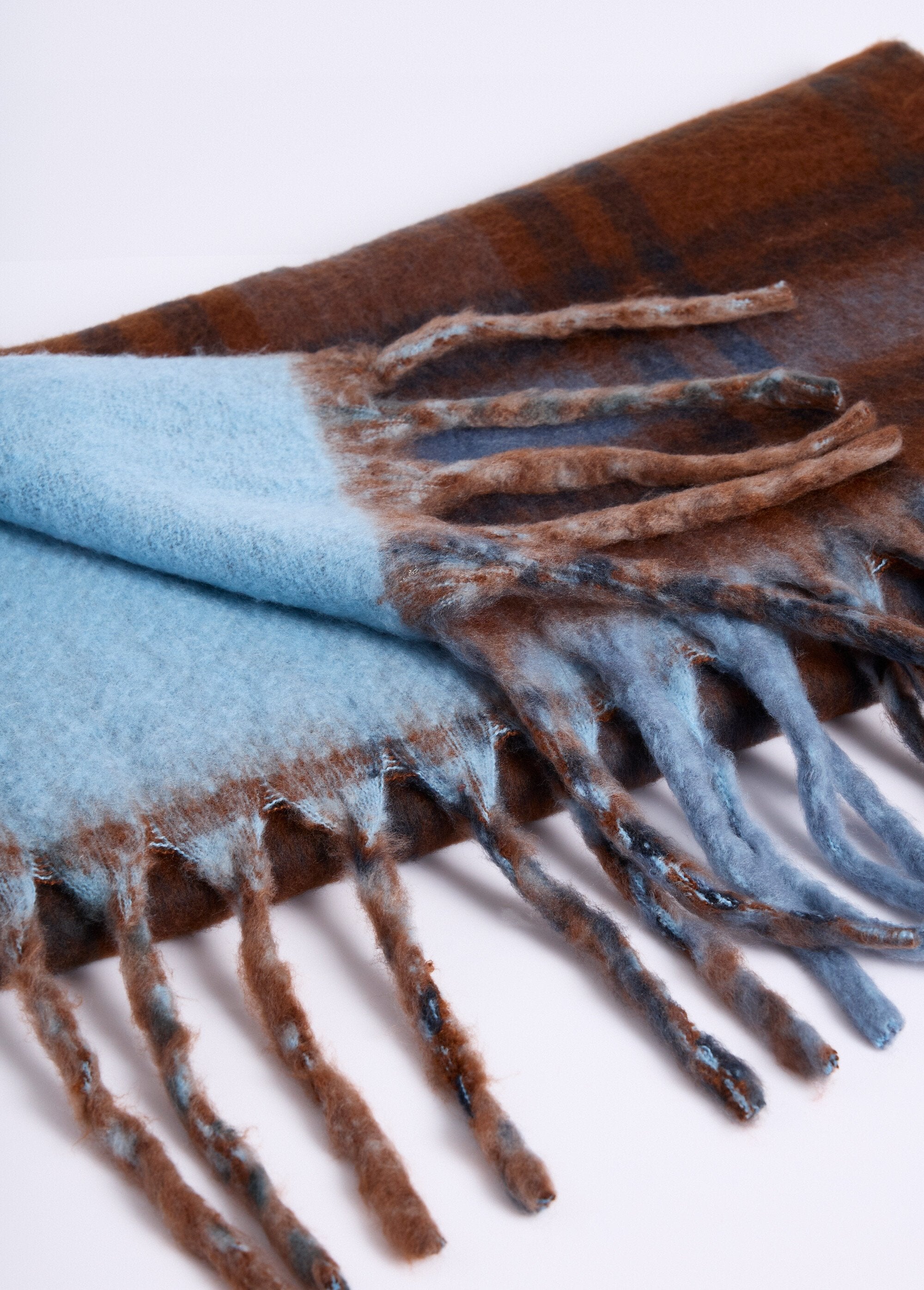 Sciarpa_lunga_bicolore,_a_tinta_unita/_a_quadretti_Raye_bleu_DE1_slim