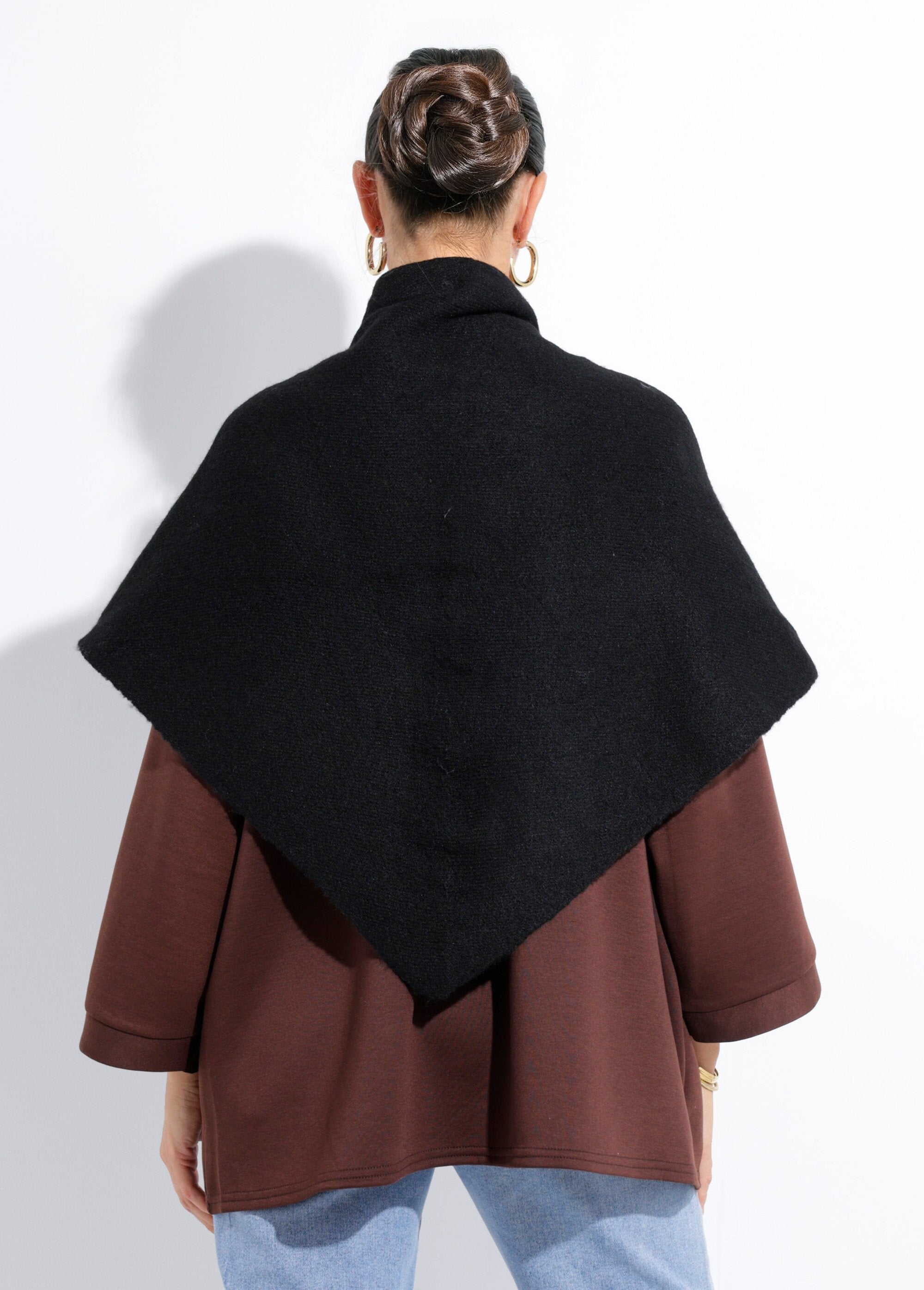 Calda_sciarpa_a_triangolo,_in_maglia_di_lana_Noir_DO1_slim