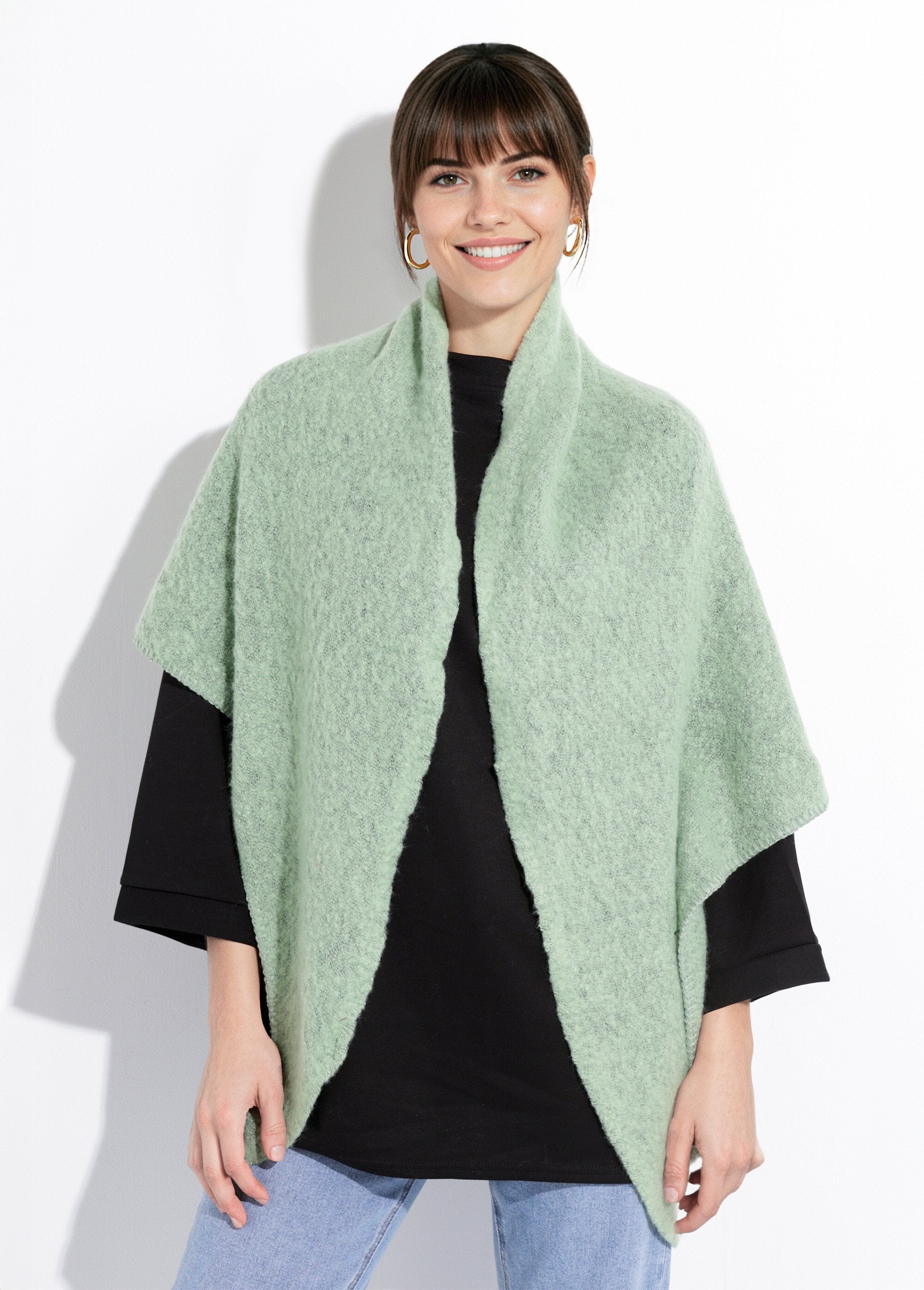 Morbida_e_calda_sciarpa_a_triangolo_lavorata_a_maglia_Vert_FA1_slim