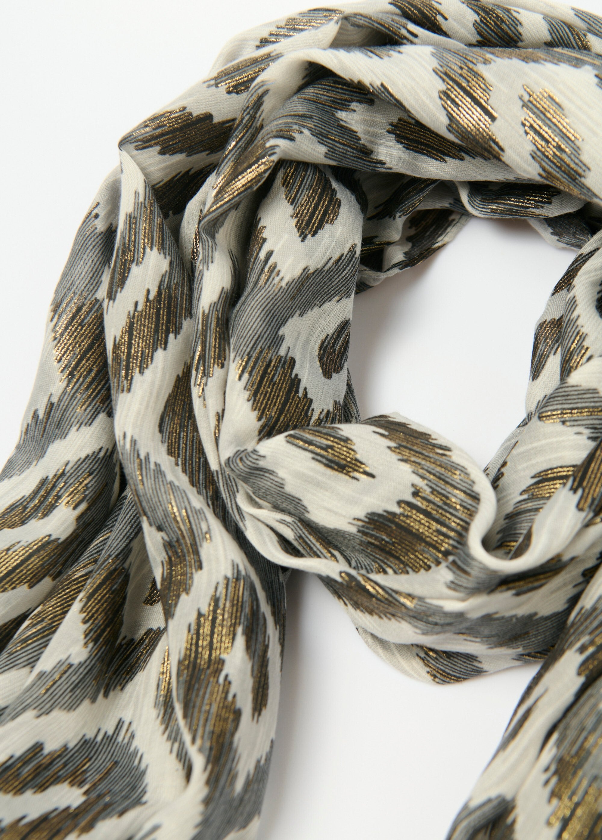 Stola_con_stampa_etnica_Noir_DE1_slim