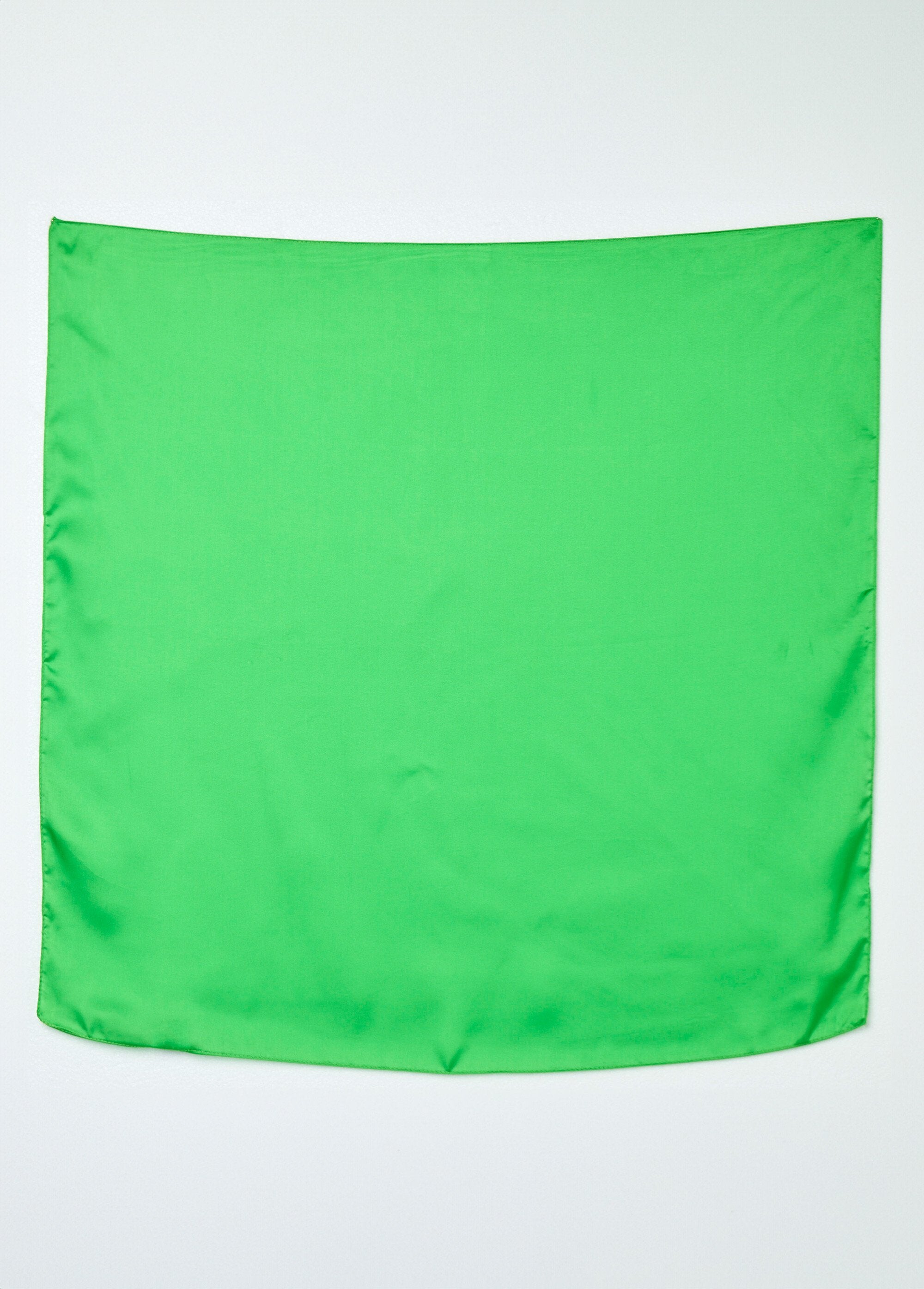 Sciarpa_quadrata_in_raso_Vert_vif_DE1_slim