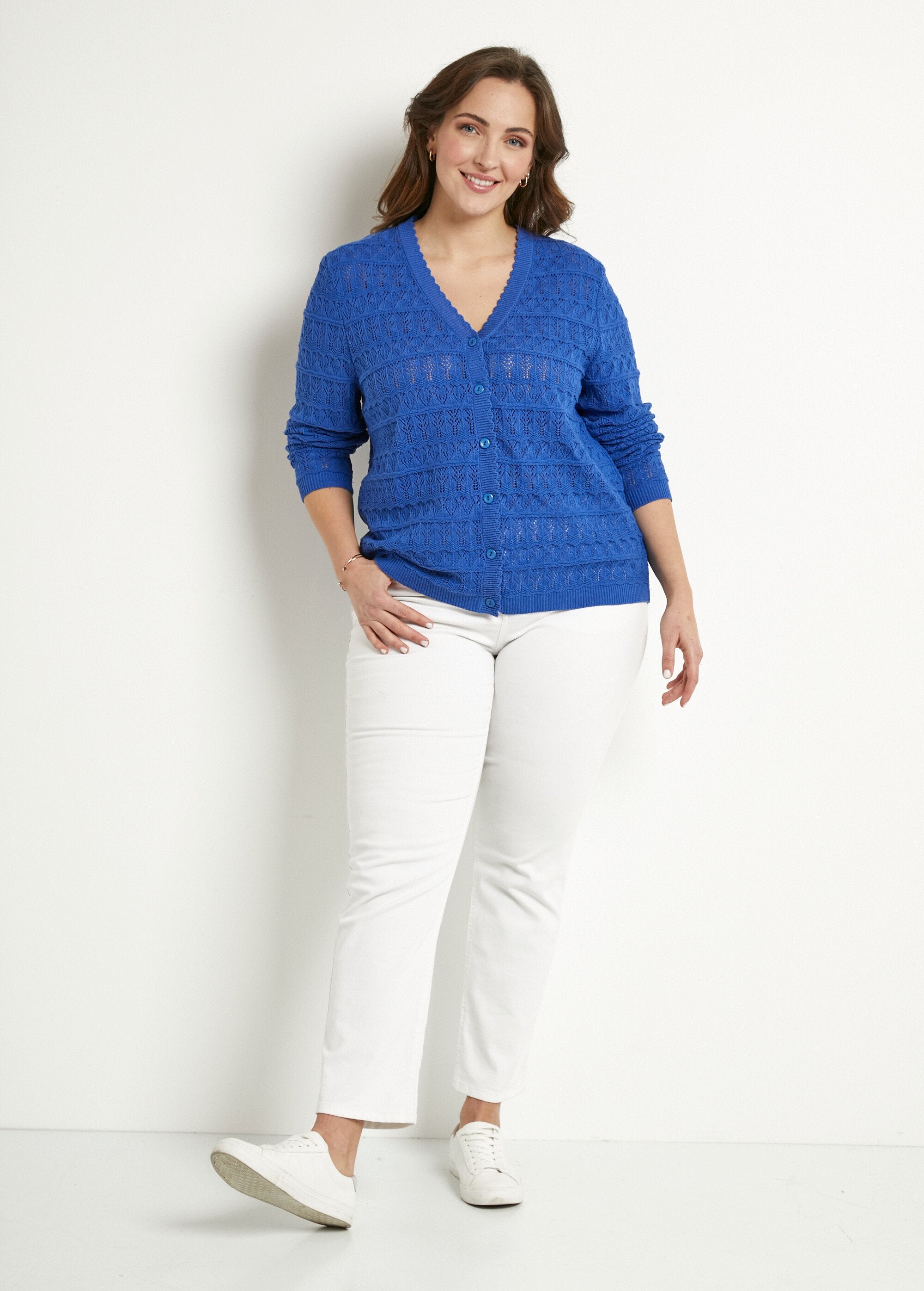 Cardigan_traforato_con_scollo_a_V_e_bottoni_in_misto_cotone_Bleu_SF1_curvy