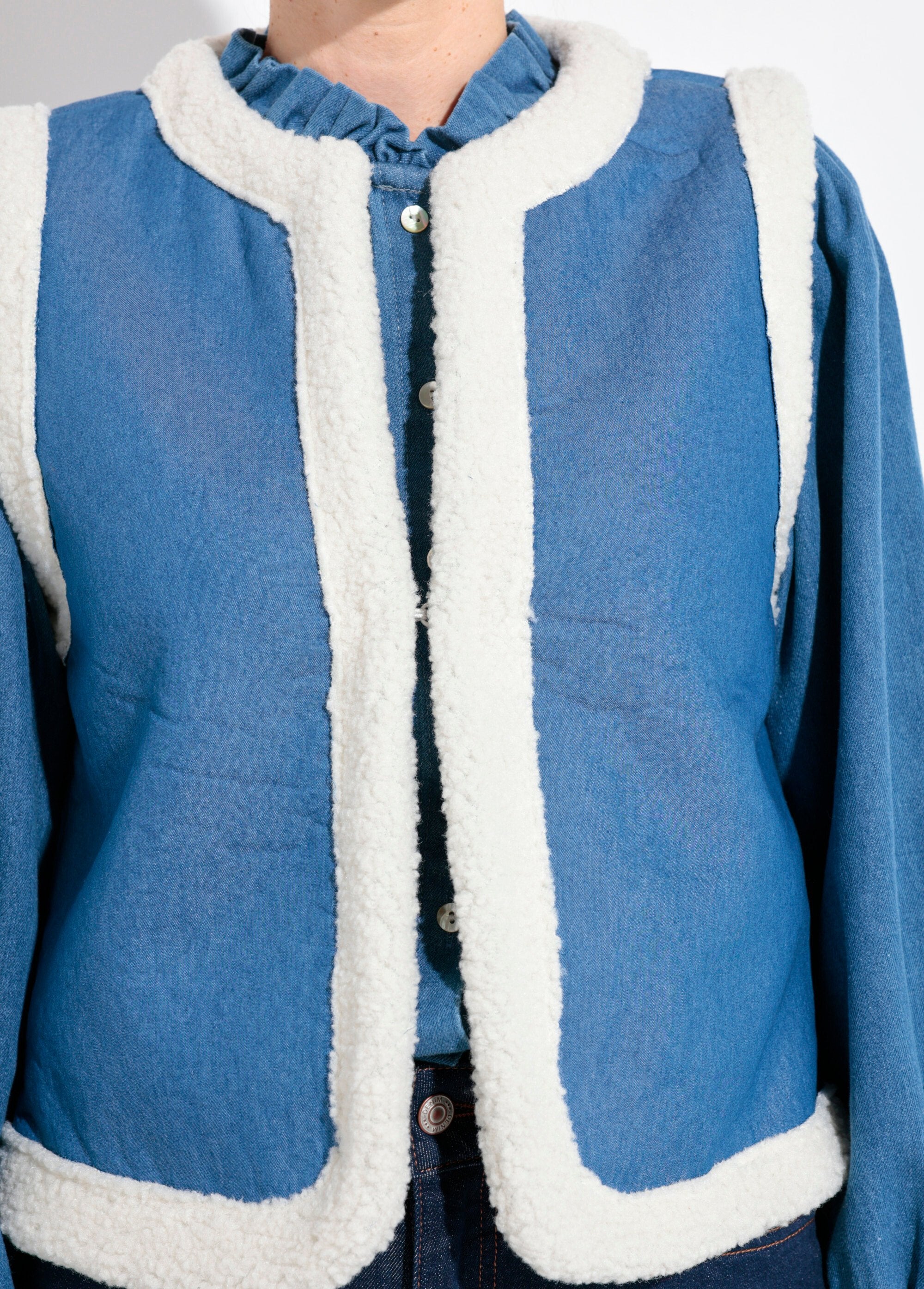 Cardigan_in_pelle_di_pecora_in_denim_Bleu_DE1_slim