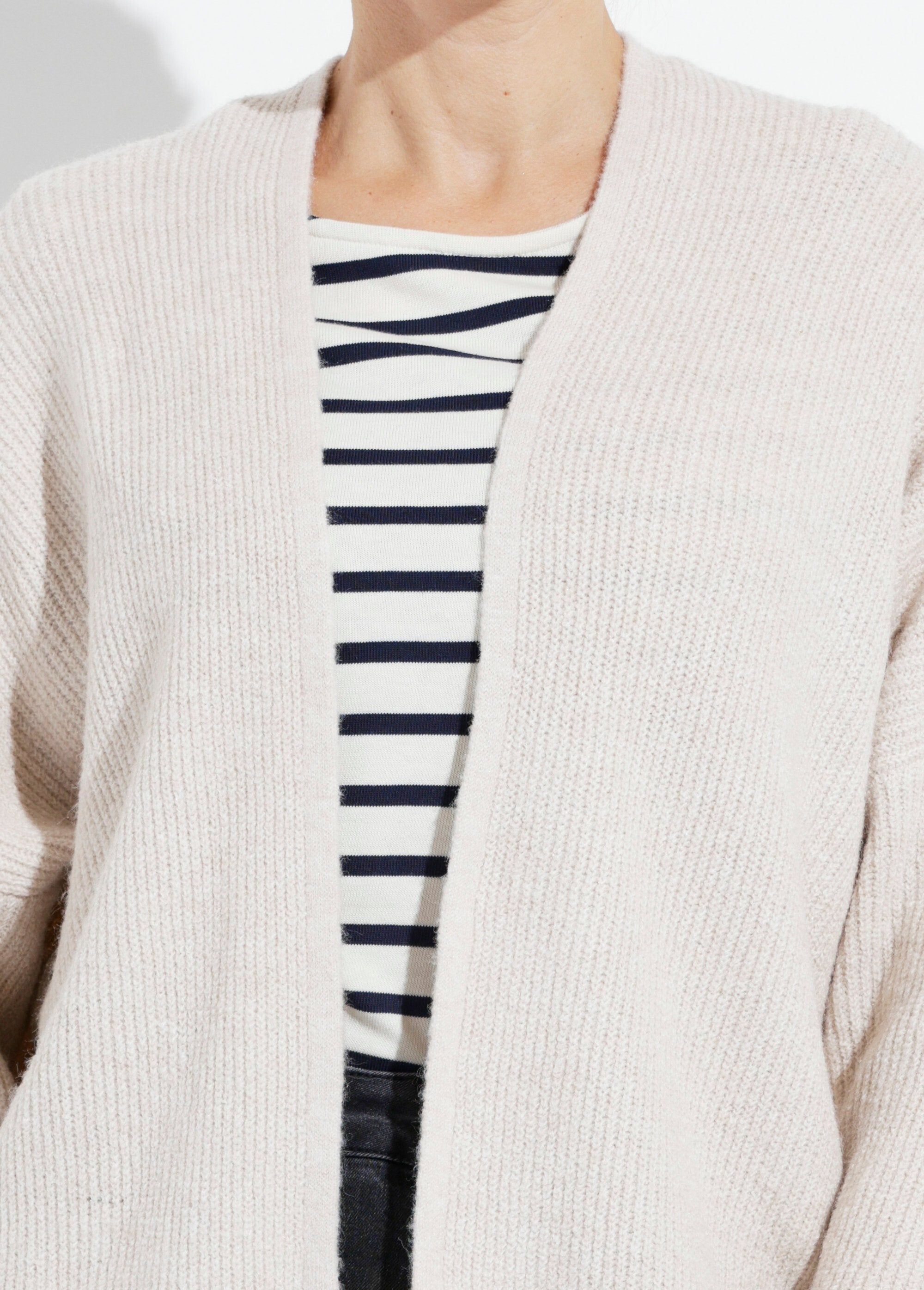 Gilet_con_bordi_e_polsini_stretti_Beige_DE1_slim