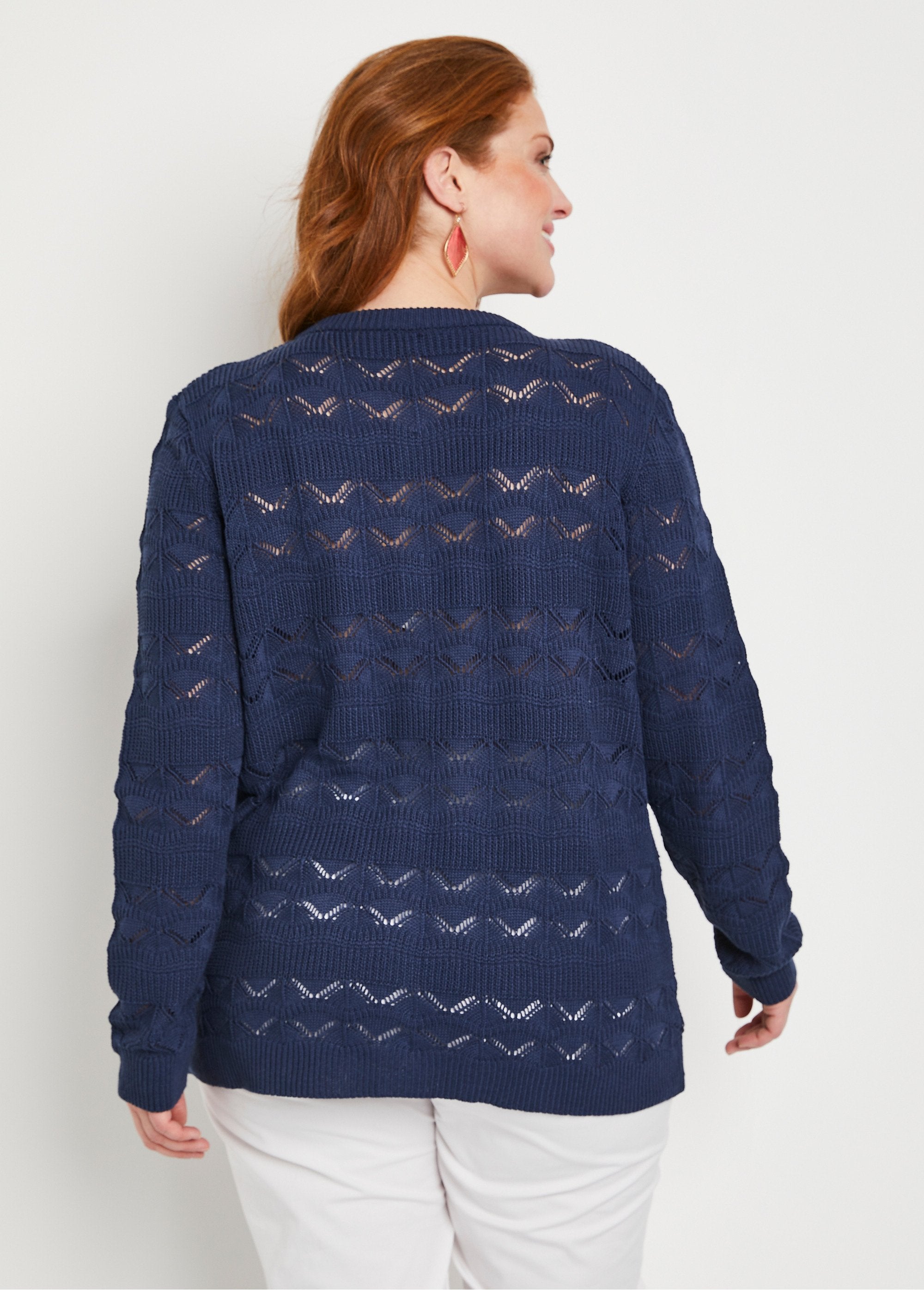 Cardigan_corto_con_chiusura_a_bottoni_traforati_Marino_DO1_curvy