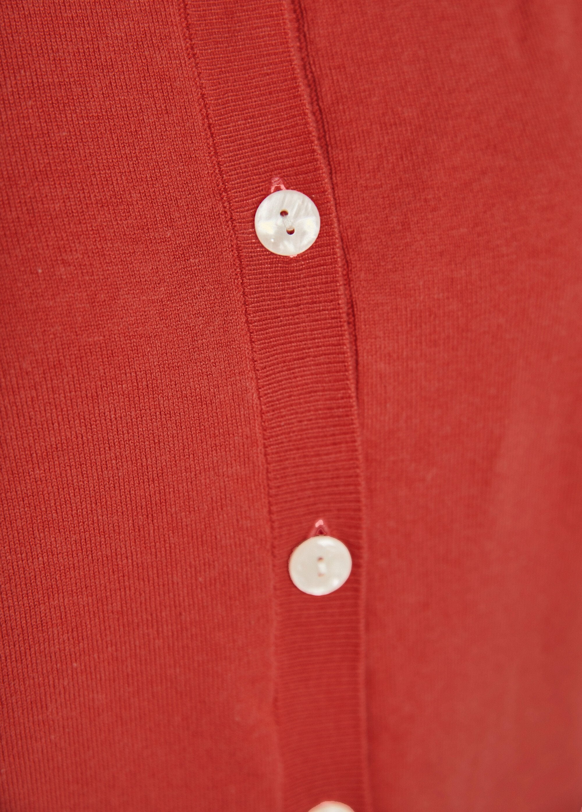 Morbido_cardigan_con_colletto_rotondo_abbottonato_Coquelicot_DE3_slim