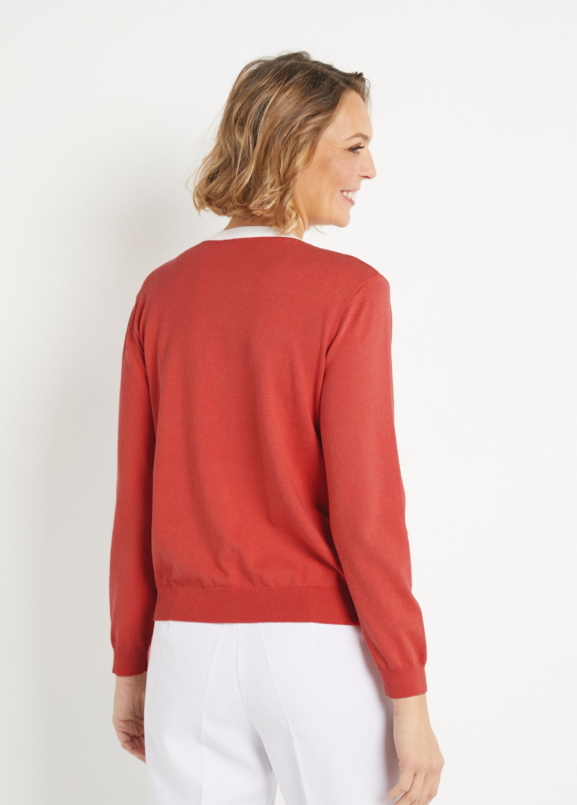 Morbido_cardigan_con_colletto_rotondo_abbottonato_Coquelicot_DO1_slim