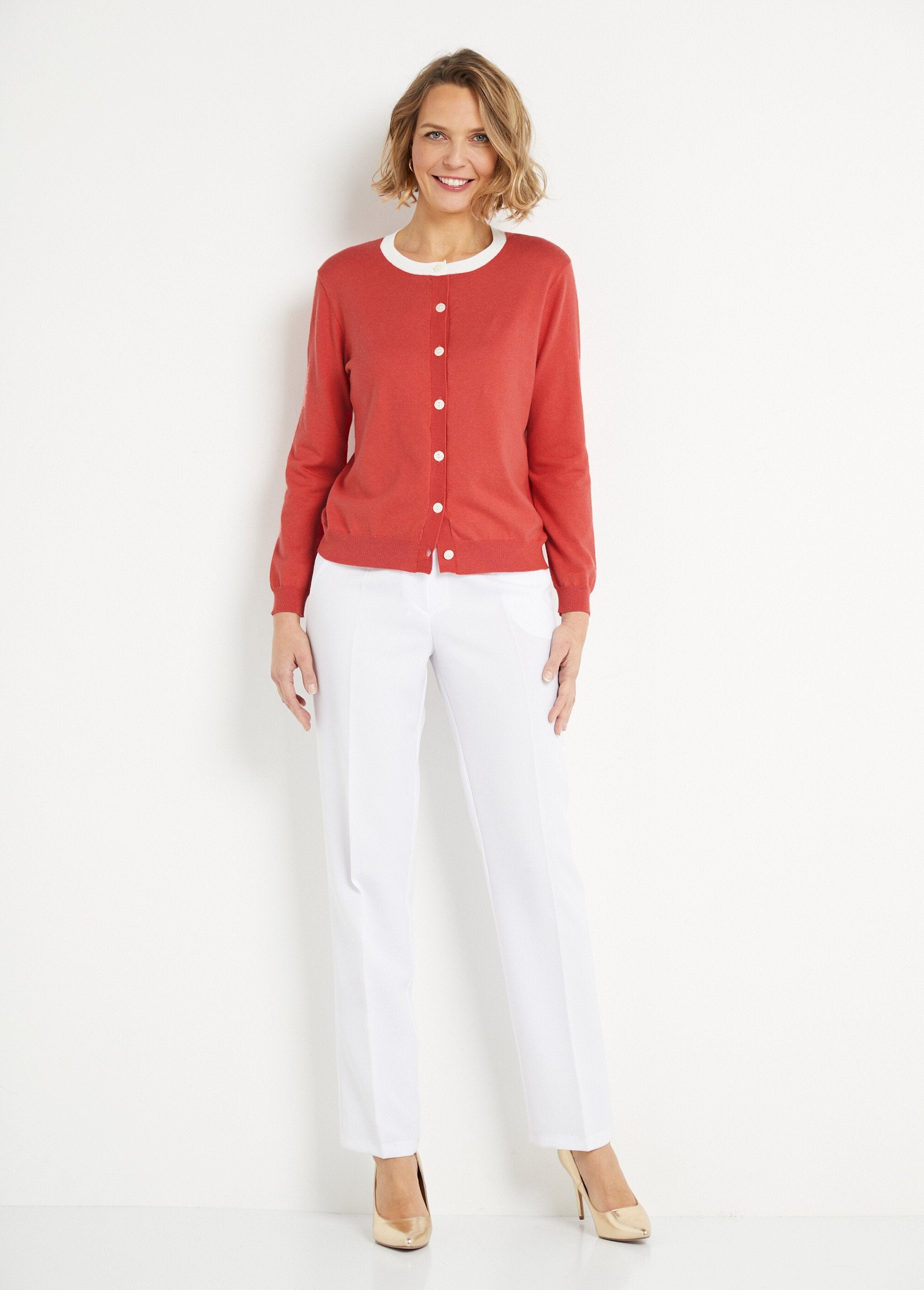 Morbido_cardigan_con_colletto_rotondo_abbottonato_Coquelicot_SF1_slim