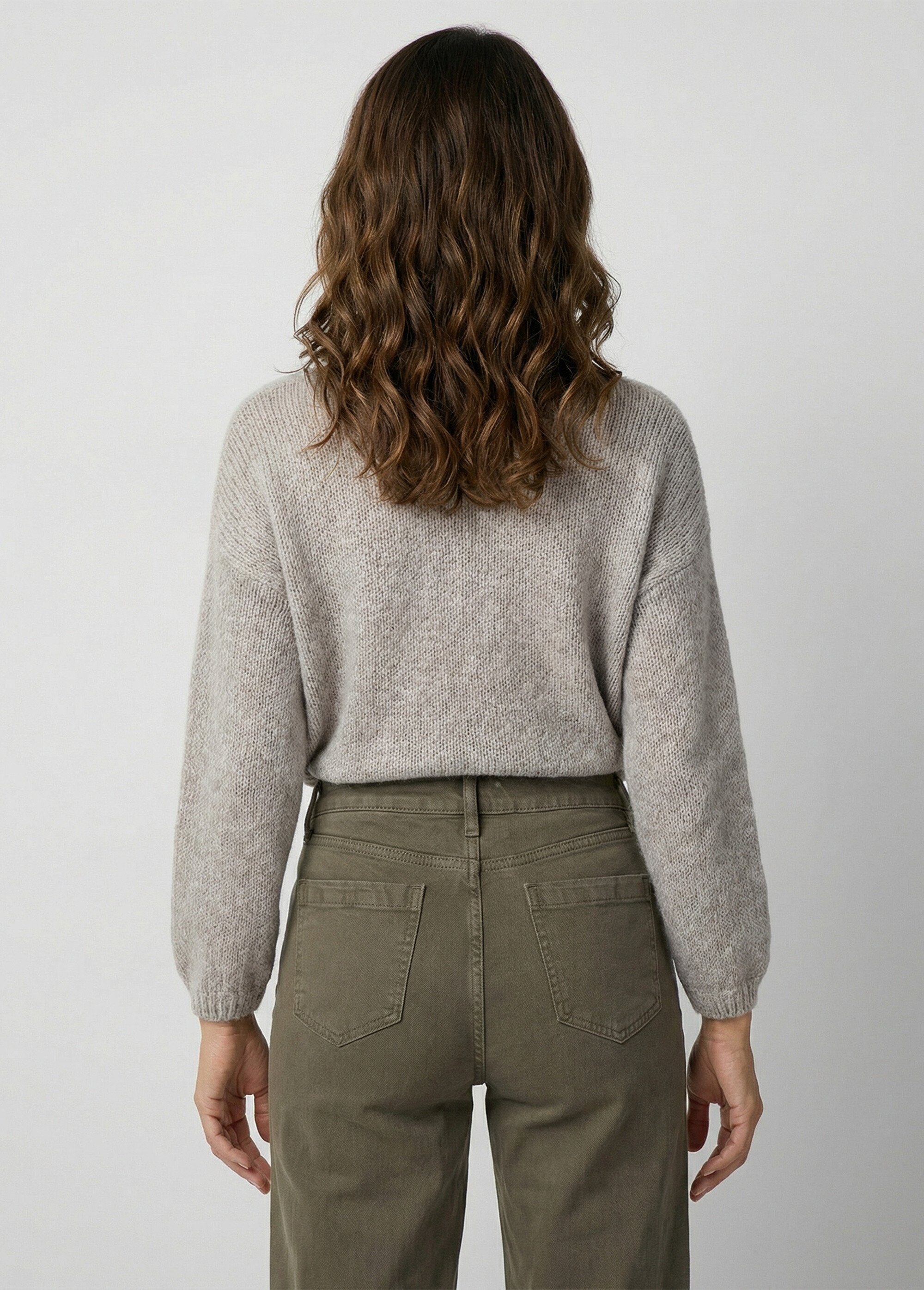 Caldo_cardigan_in_mohair_con_scollo_a_V_Taupe_DO1_slim