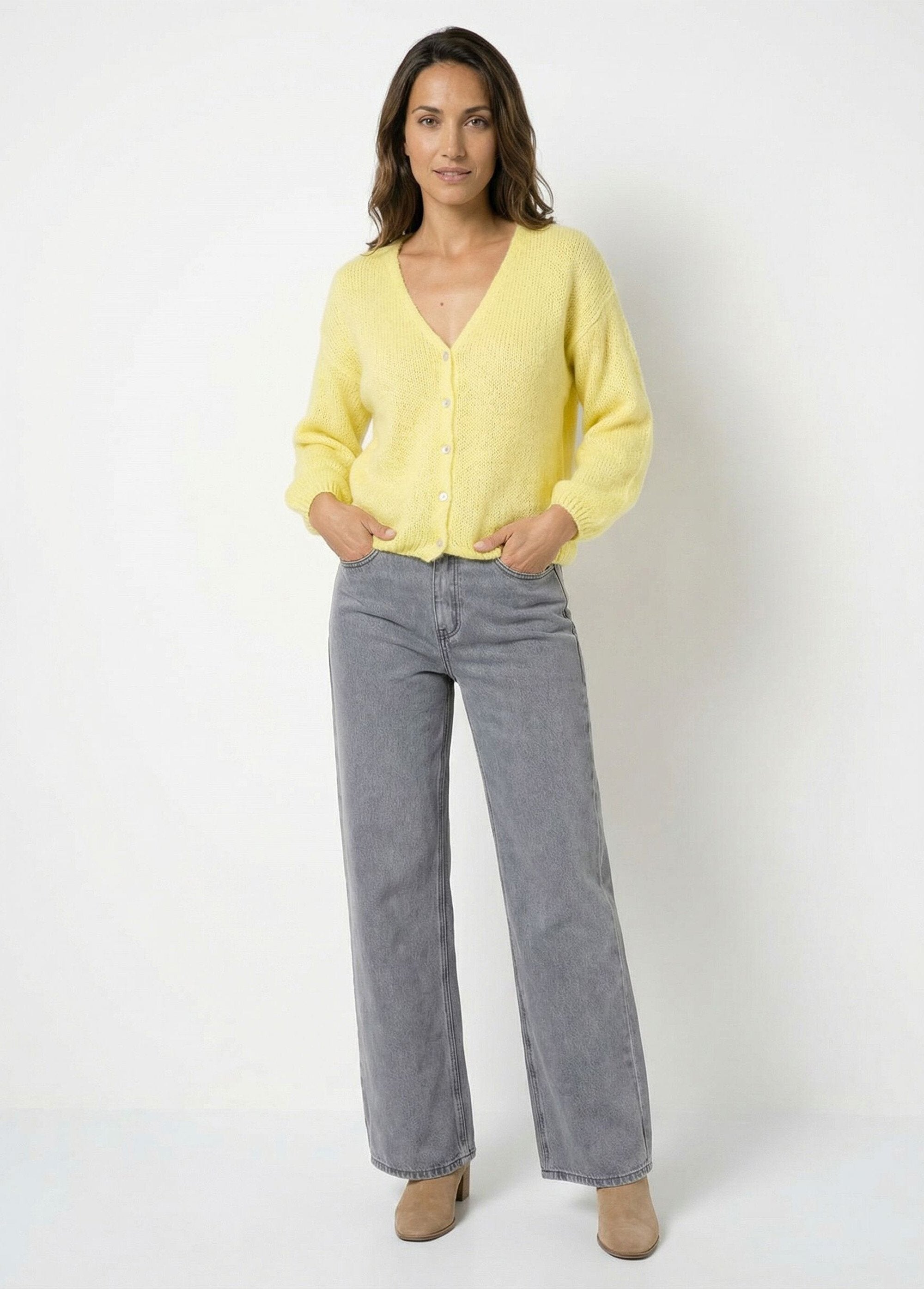 Caldo_cardigan_in_mohair_con_scollo_a_V_Jaune_SF1_slim