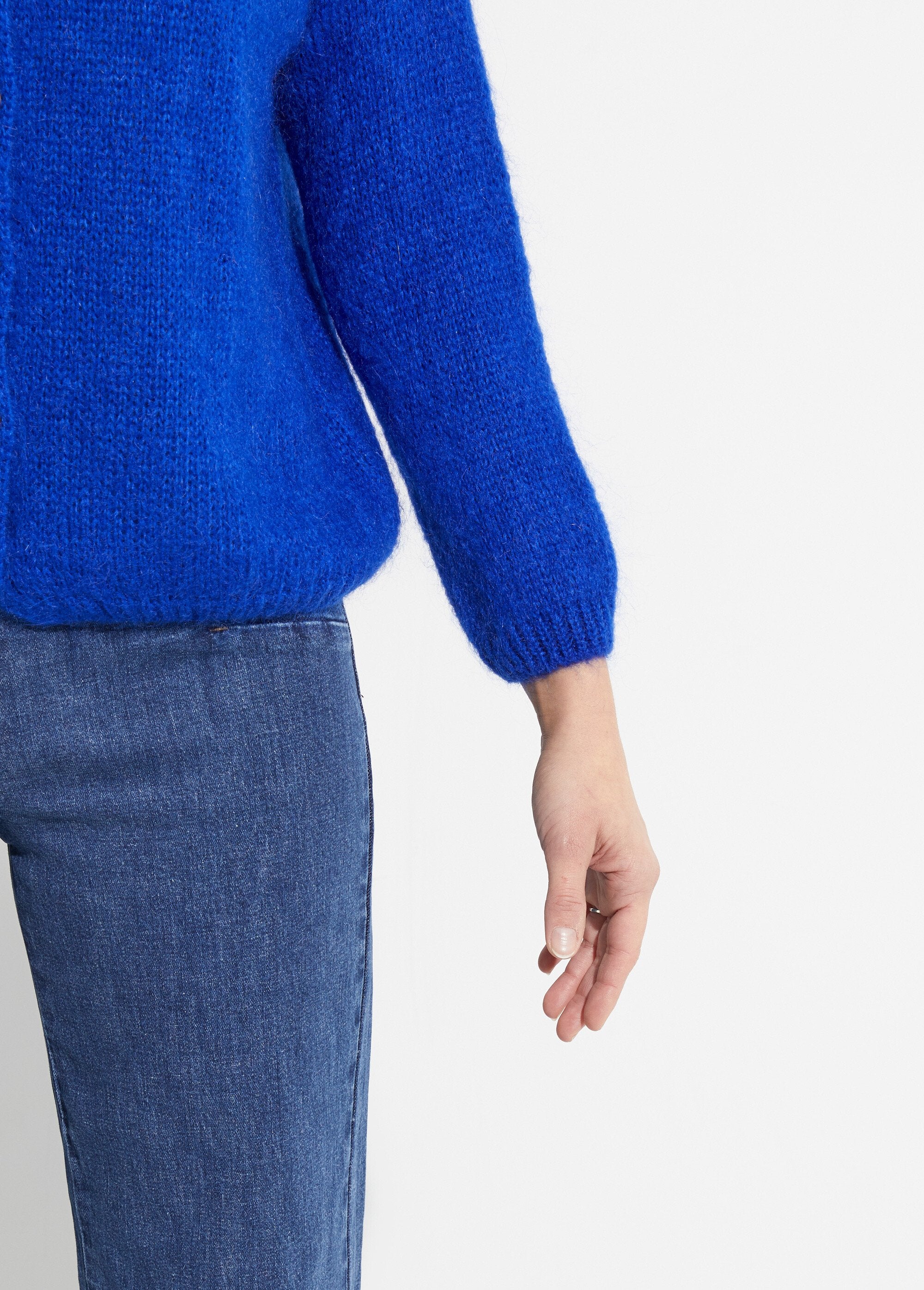 Caldo_cardigan_in_mohair_con_scollo_a_V_Bleu_dur_DE2_slim