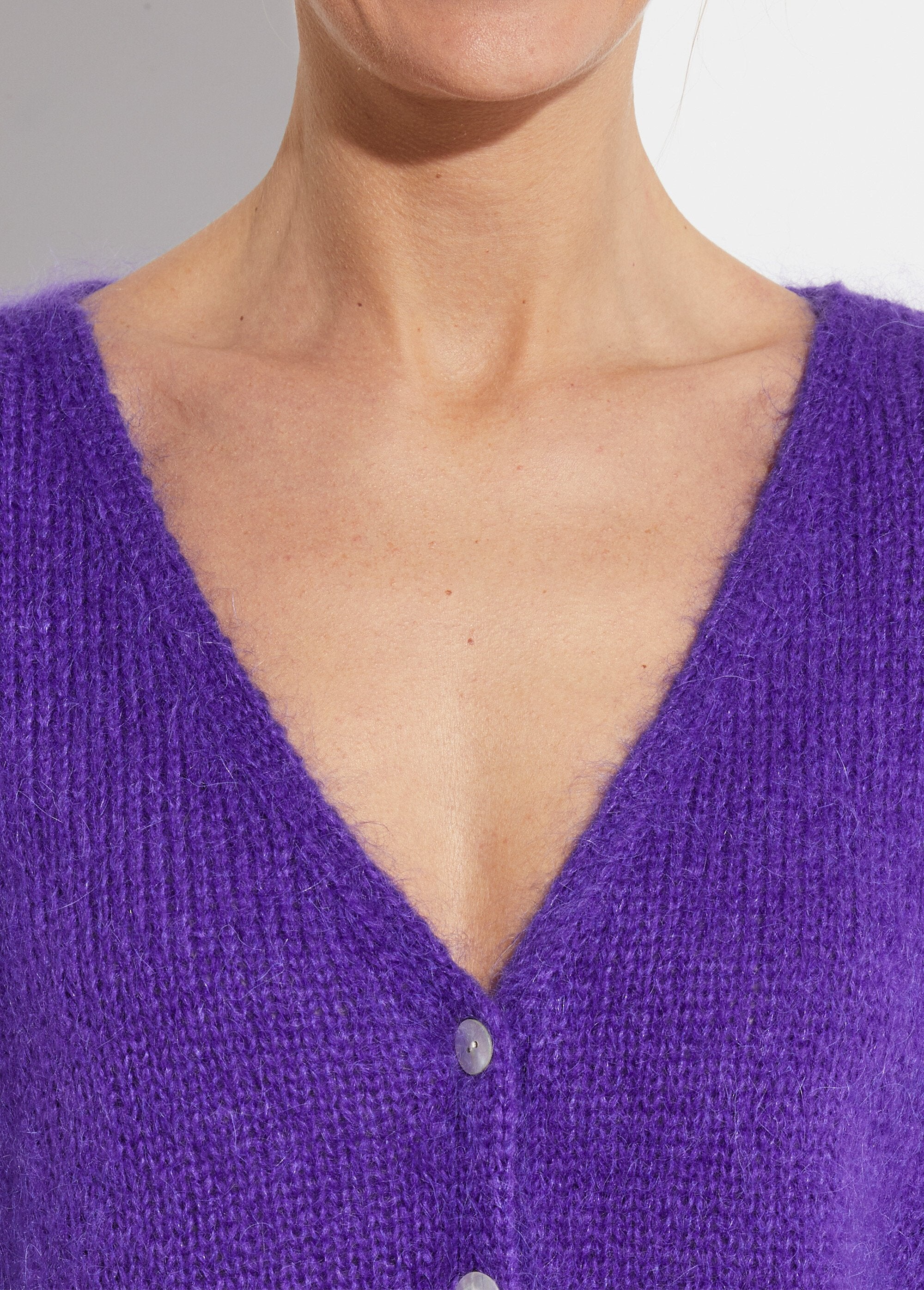 Caldo_cardigan_in_mohair_con_scollo_a_V_Violet_DE1_slim