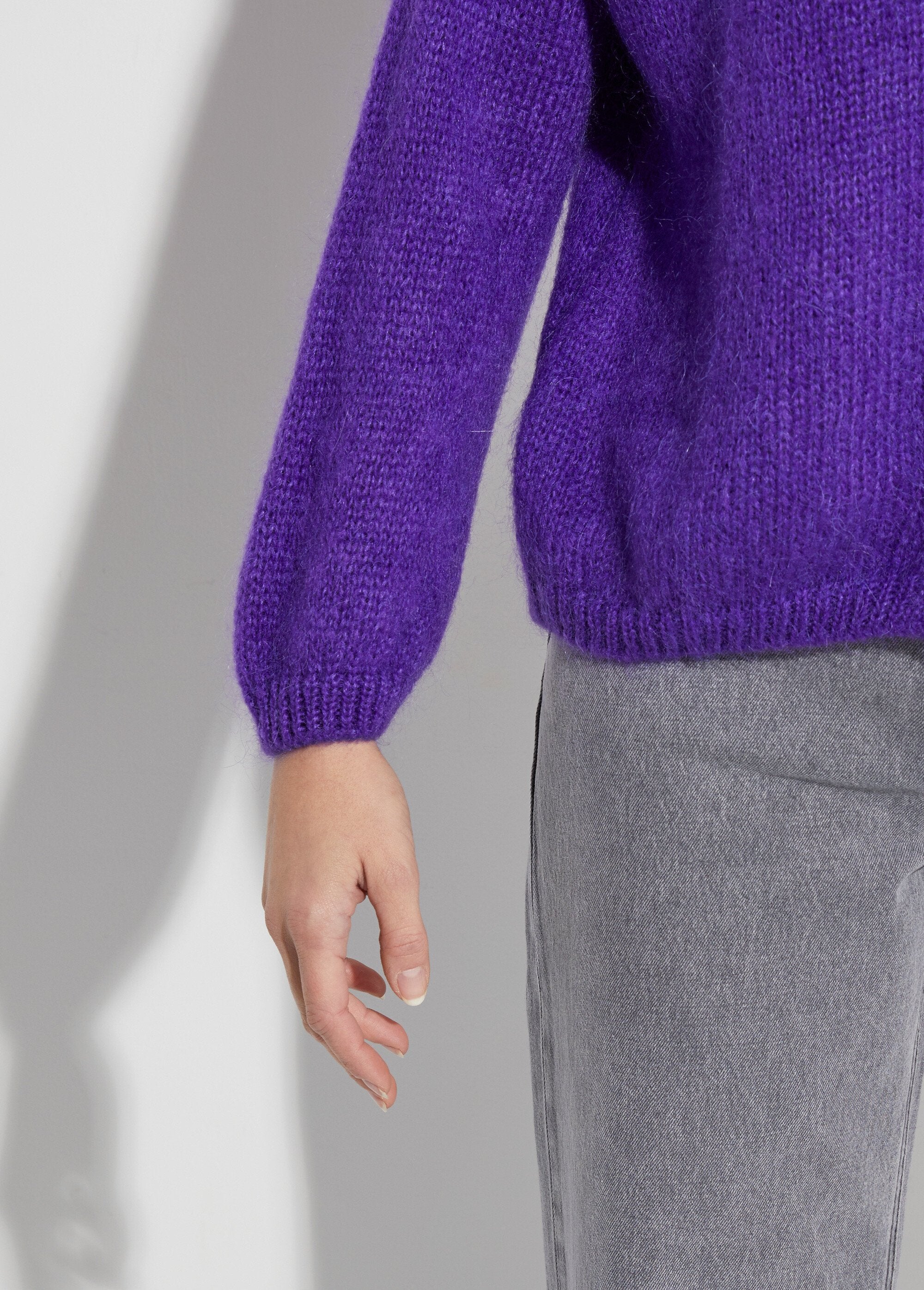 Caldo_cardigan_in_mohair_con_scollo_a_V_Violet_DE2_slim