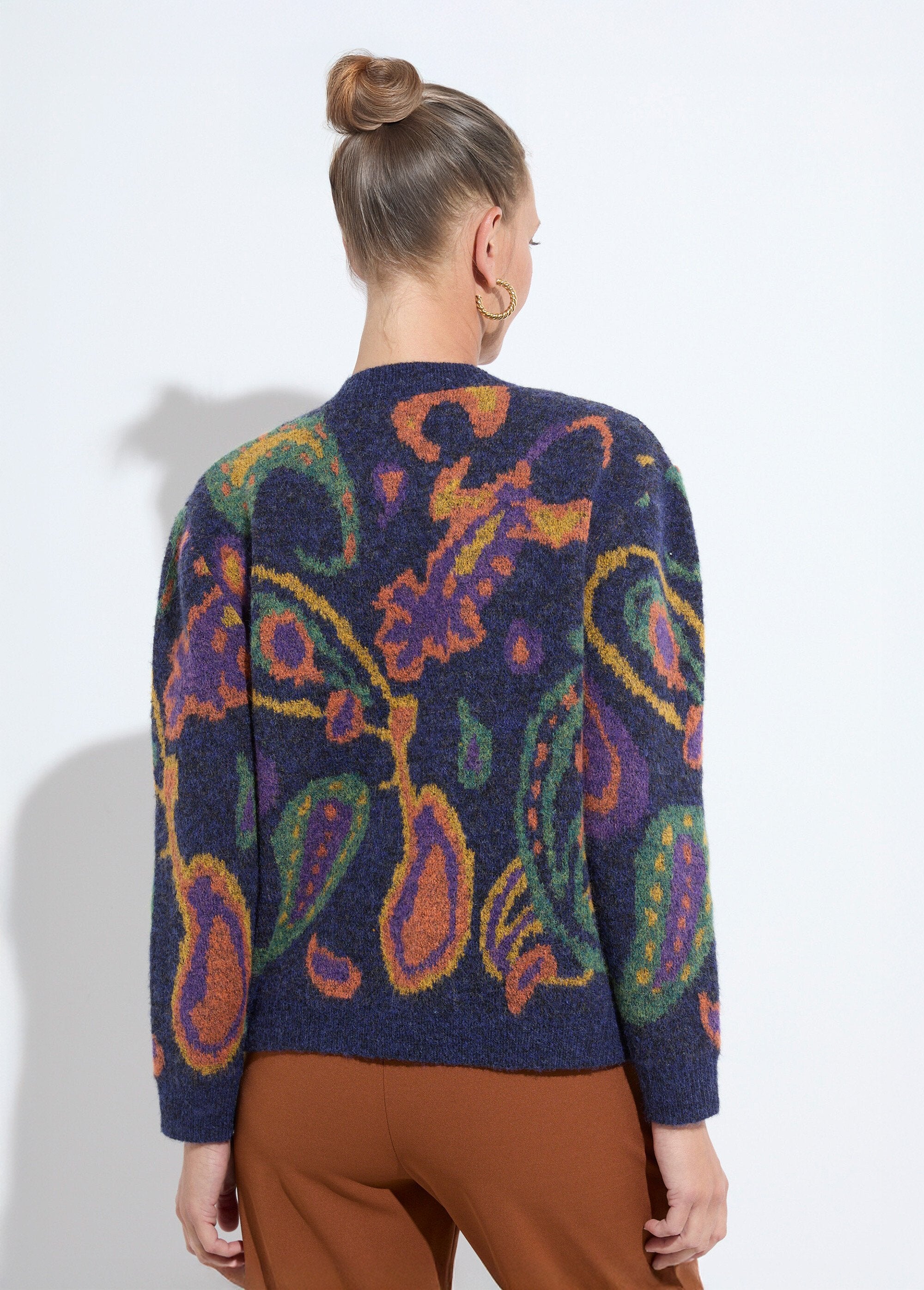 Caldo_cardigan_corto_abbottonato_in_lana_jacquard_Fond_marine_DO1_slim