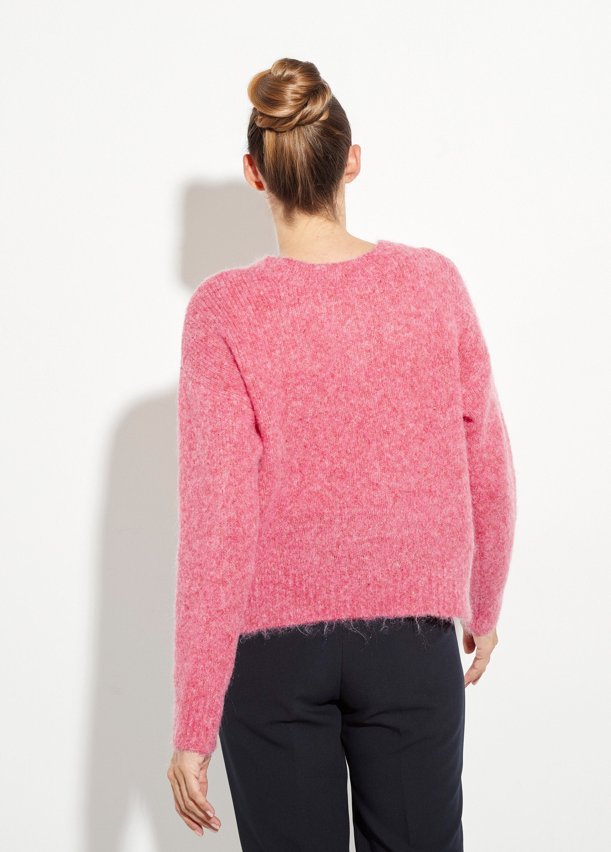 Cardigan_in_lana_calda_con_bottoni_gioiello_Rose_DO1_slim