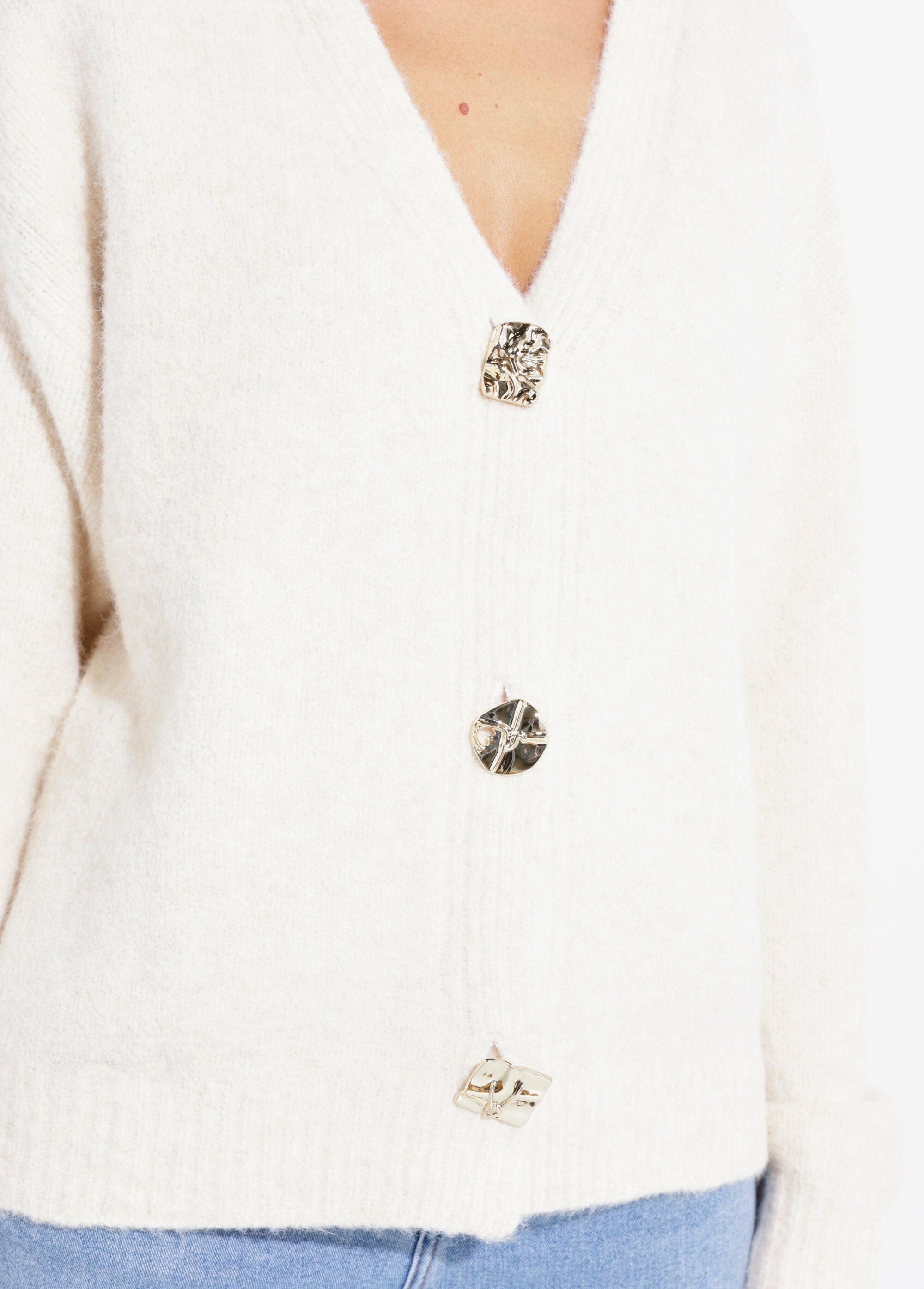 Cardigan_in_lana_calda_con_bottoni_gioiello_in_metallo_Ecru_DE2_slim