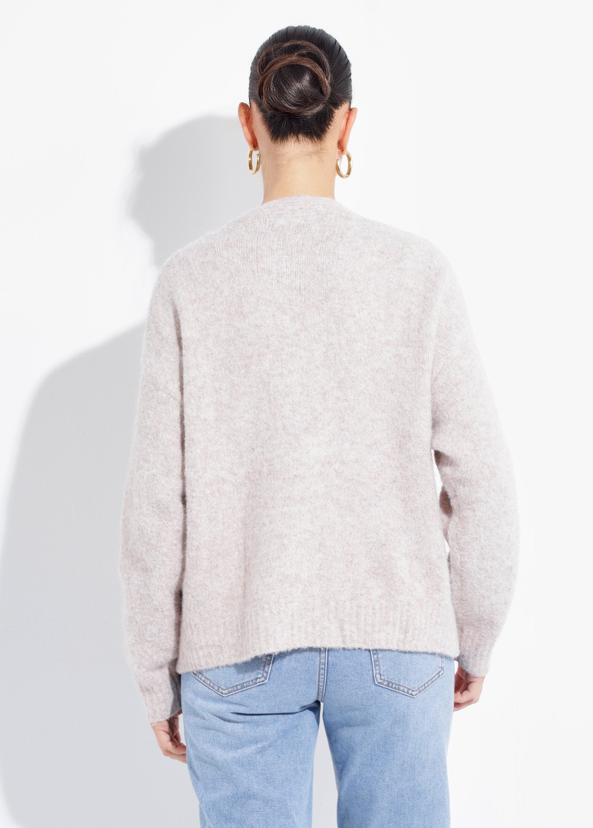 Cardigan_in_lana_calda_con_bottoni_gioiello_in_metallo_Beige_DO1_slim