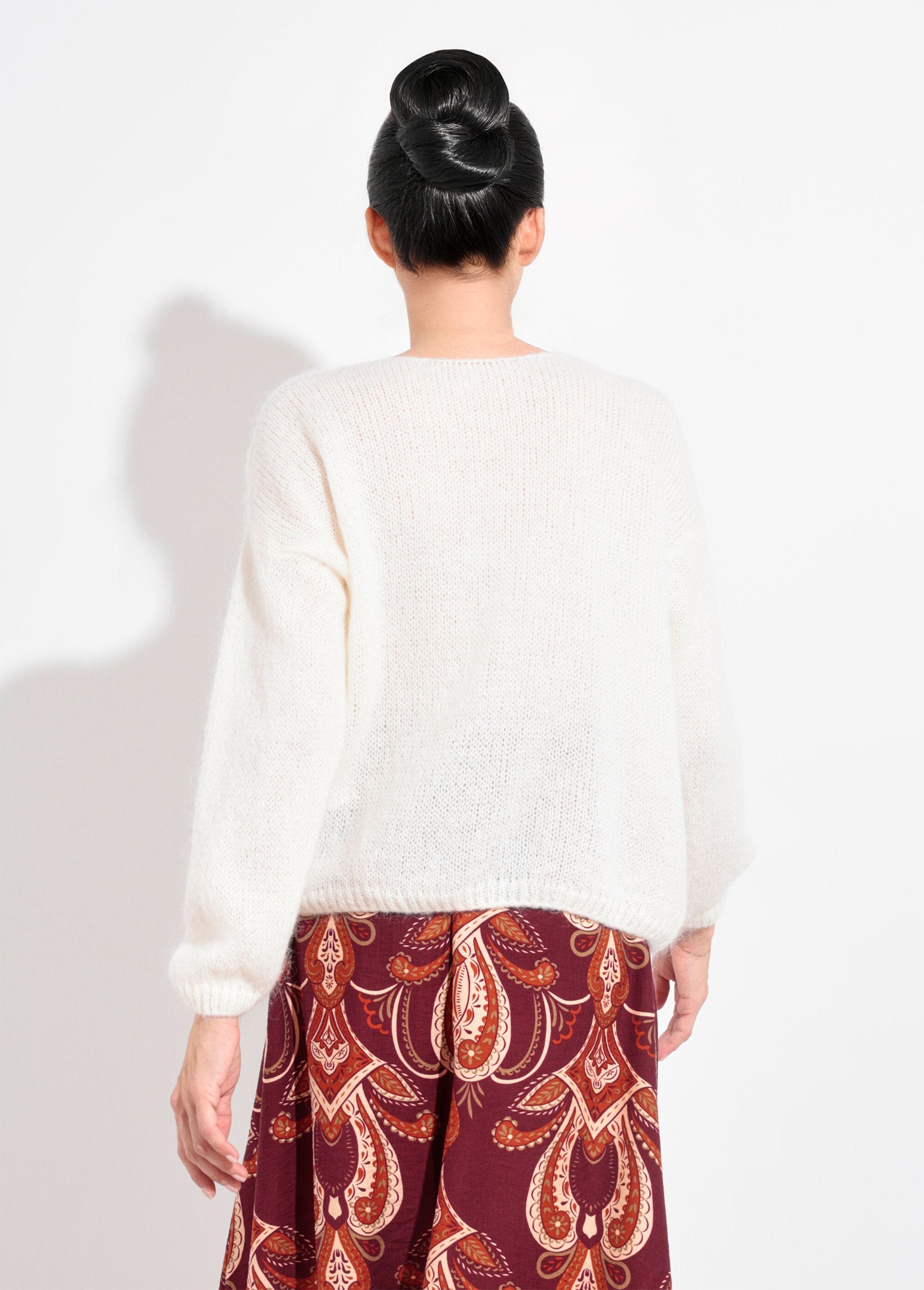 Caldo_e_morbido_cardigan_in_mohair_con_scollo_a_V_Ecru_DO1_slim