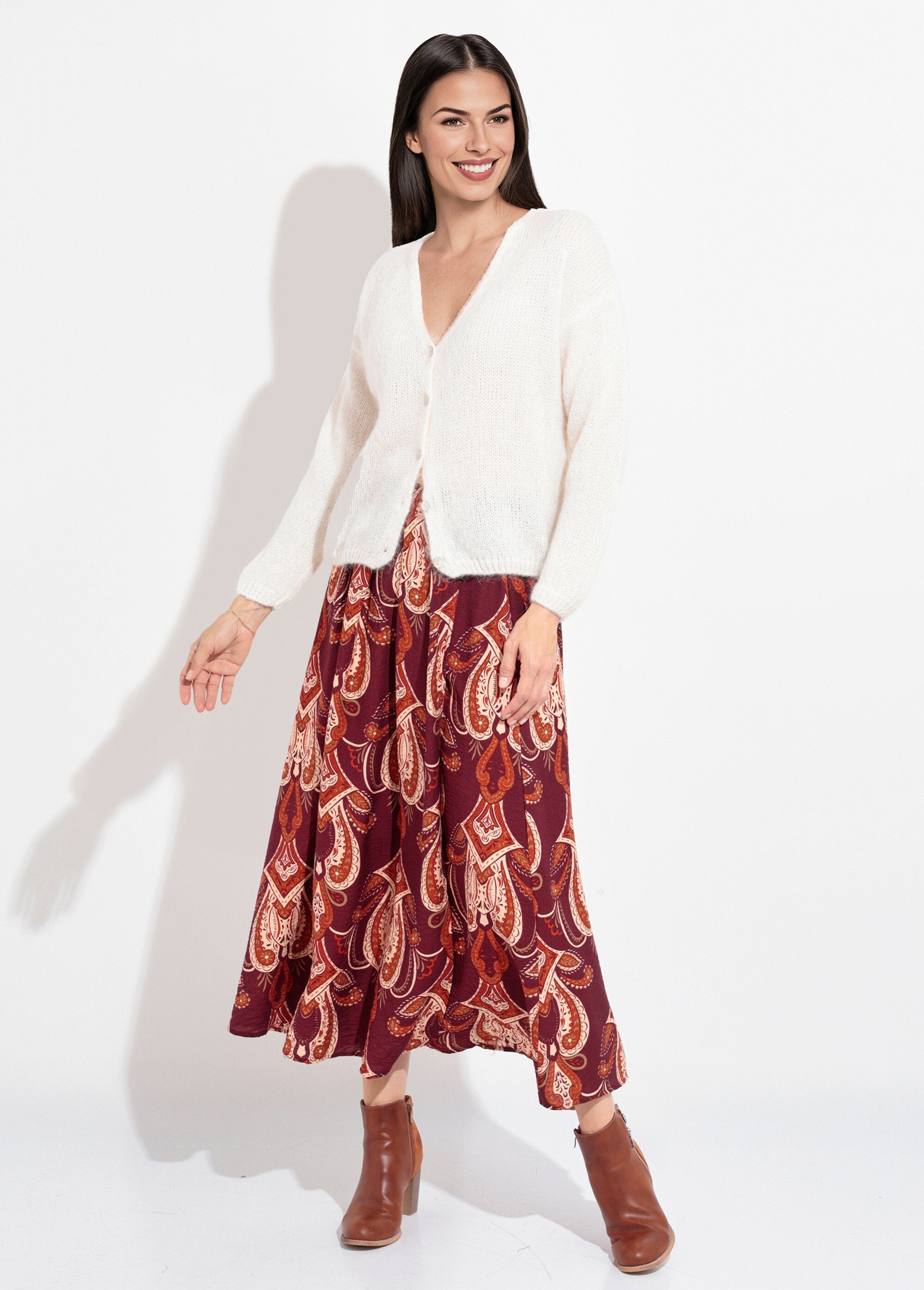 Caldo_e_morbido_cardigan_in_mohair_con_scollo_a_V_Ecru_SF1_slim