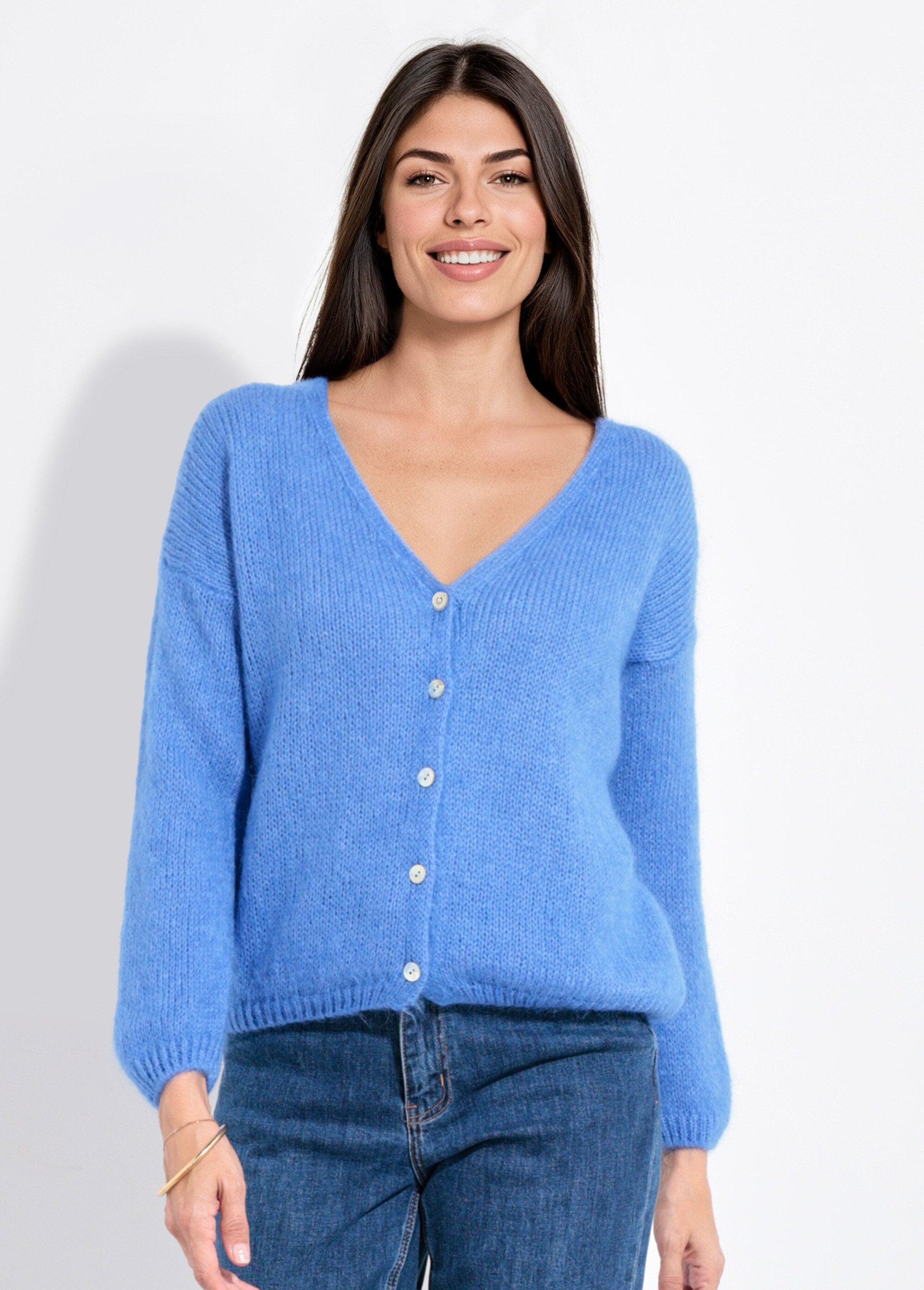 Caldo_e_morbido_cardigan_in_mohair_con_scollo_a_V_Bleu_glacier_FA1_slim