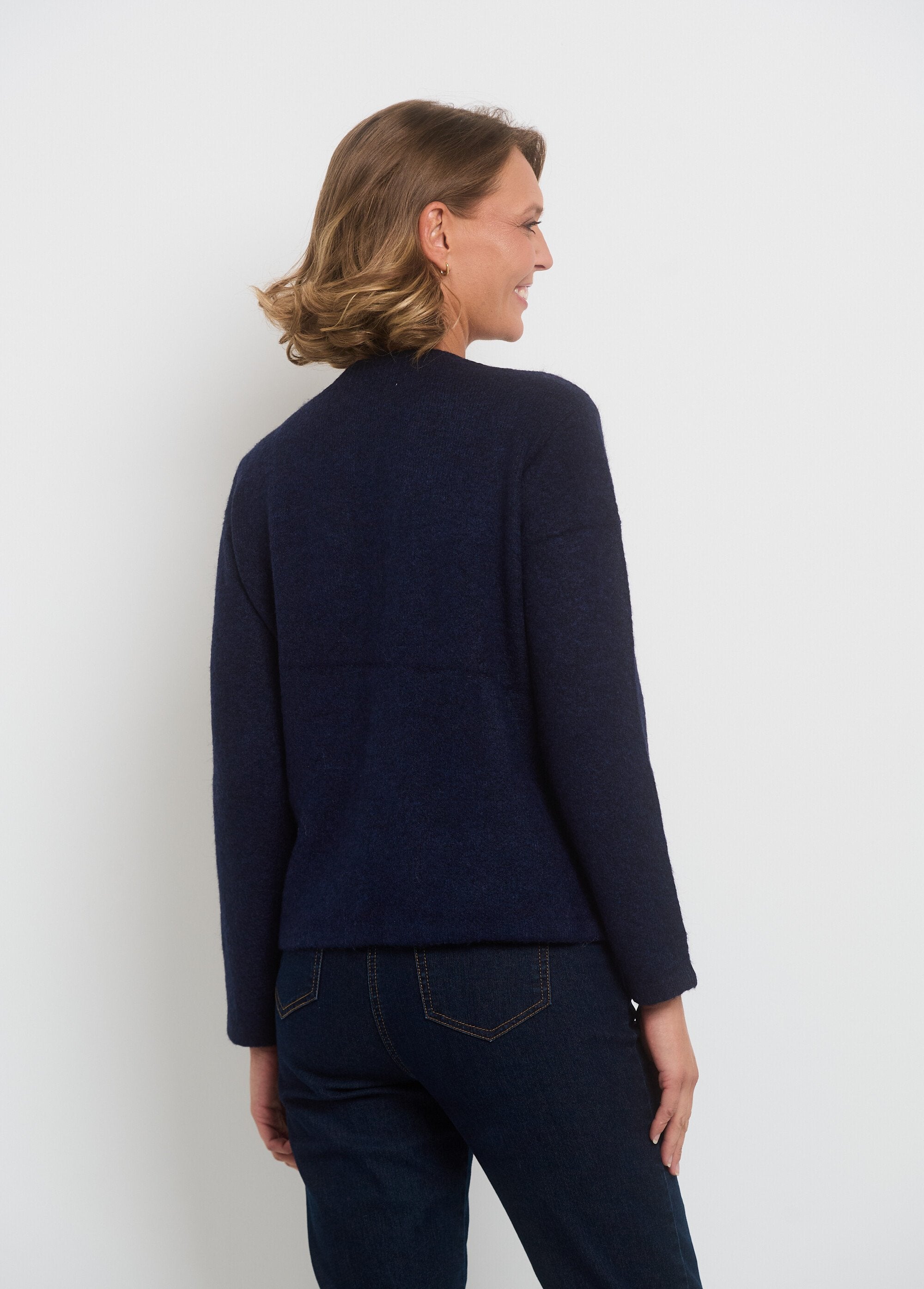 Cardigan_caldo_con_motivi_applicati_Marine_DO1_slim