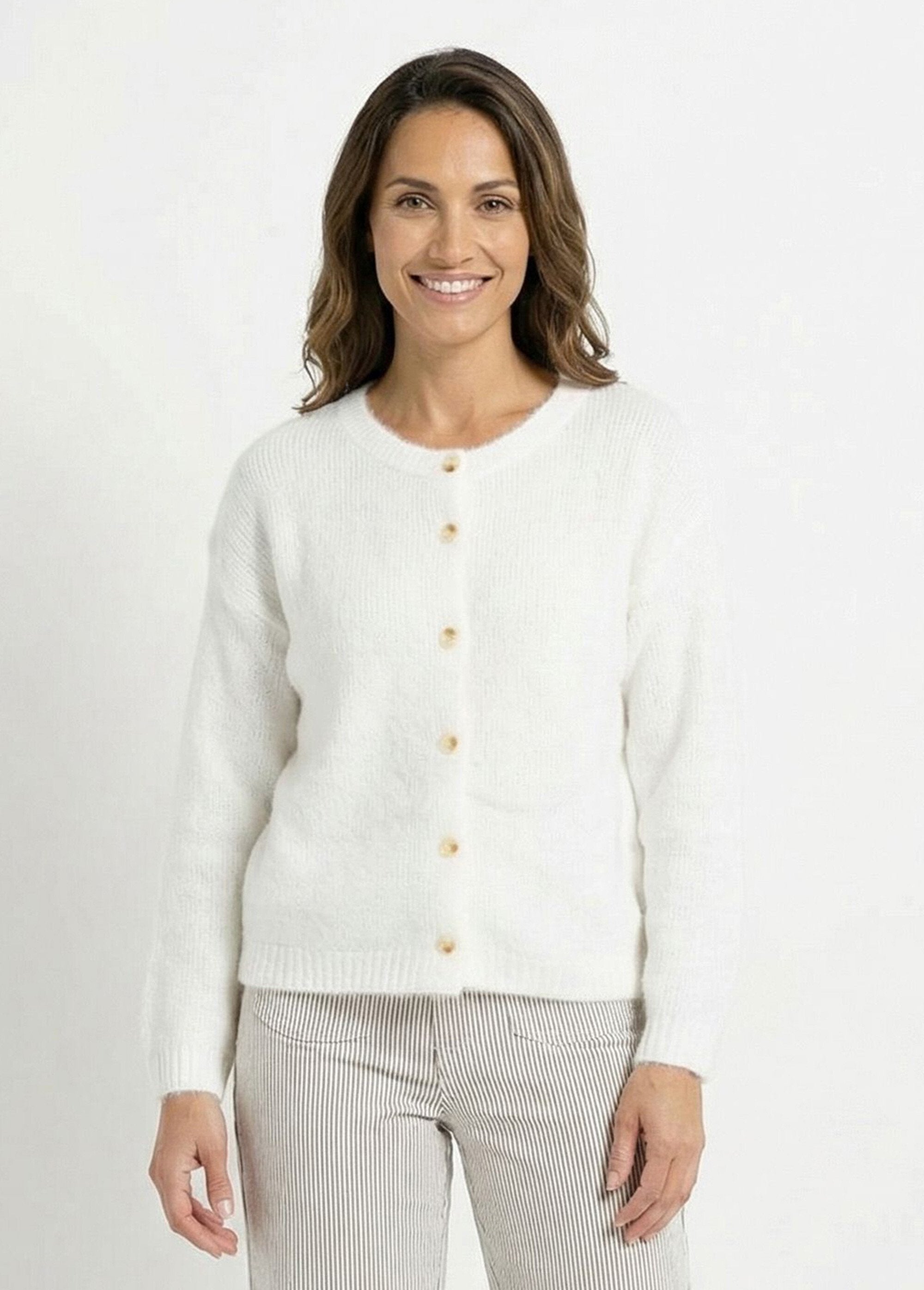 Cardigan_a_maglia_con_scollo_rotondo_in_lana_Blanc_FA1_slim